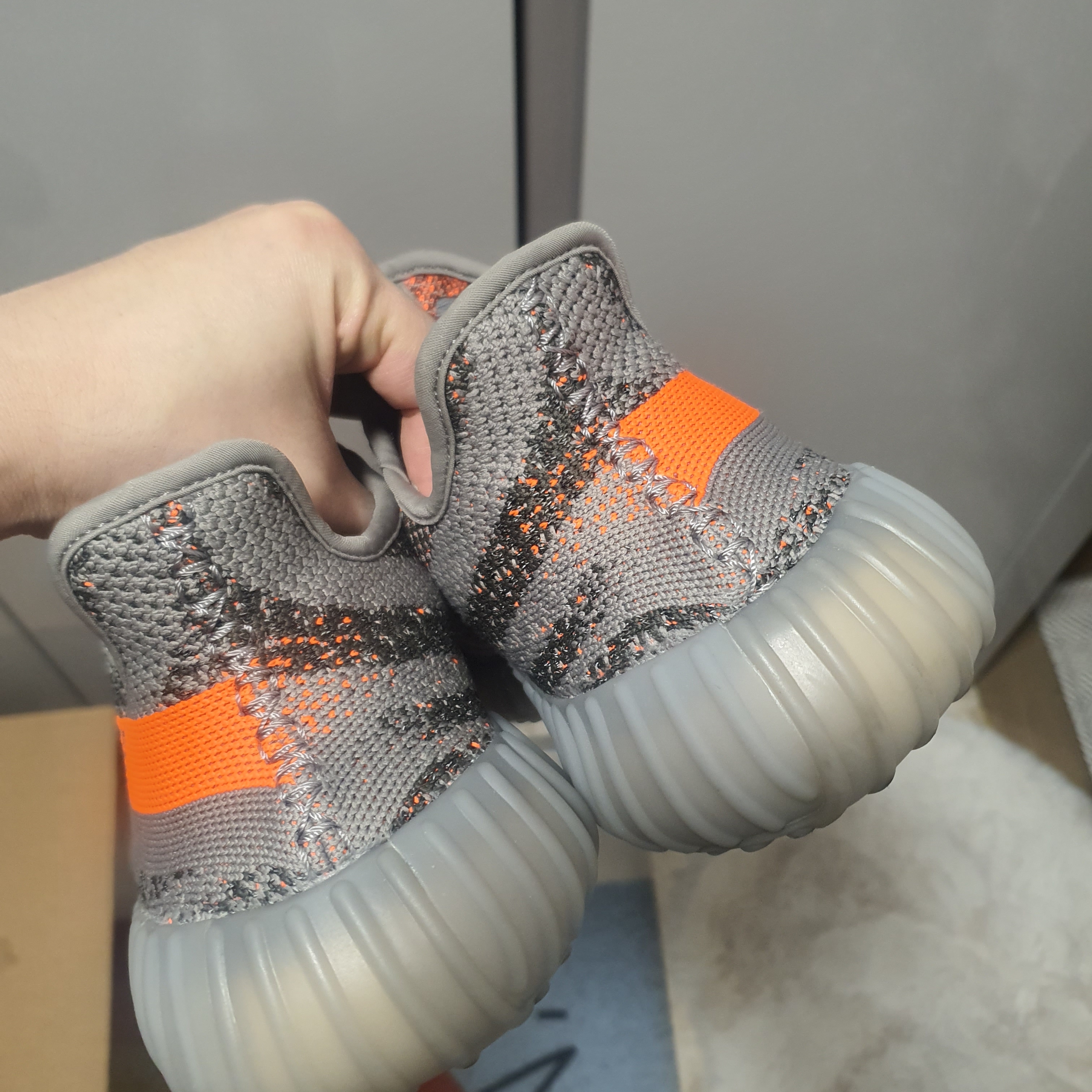 Adidas Yeezy Boost 350 V2 Beluga - Reflective 착용 스타일 - 3