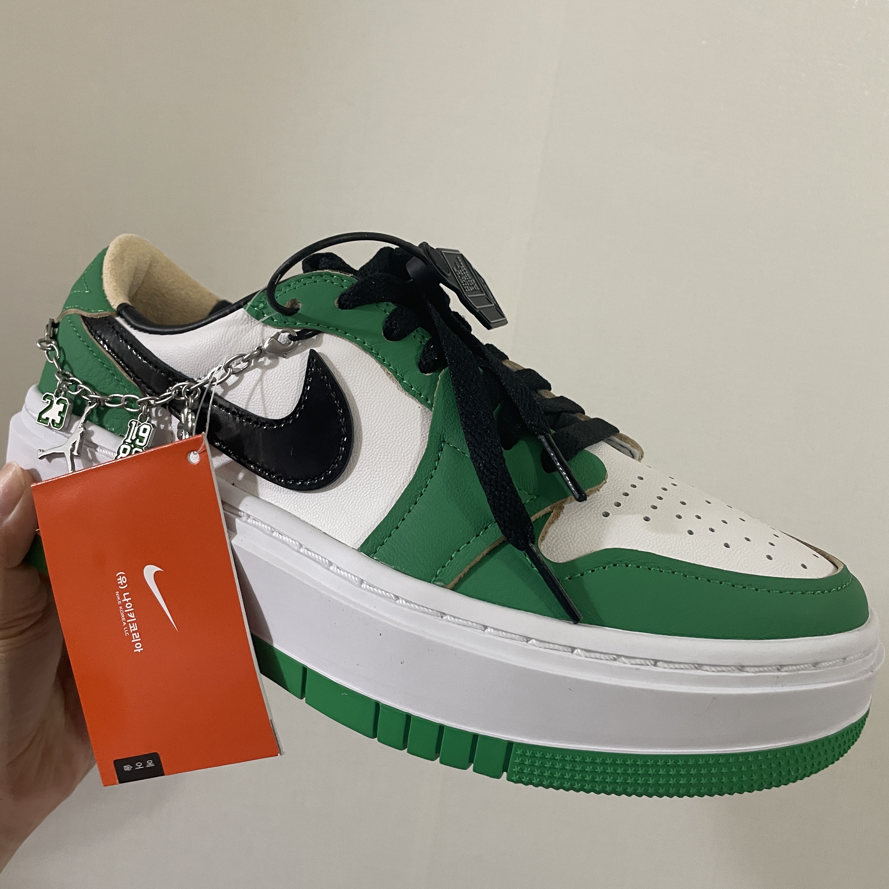 (W) Jordan 1 Elevate Low SE Lucky Green 착용 스타일