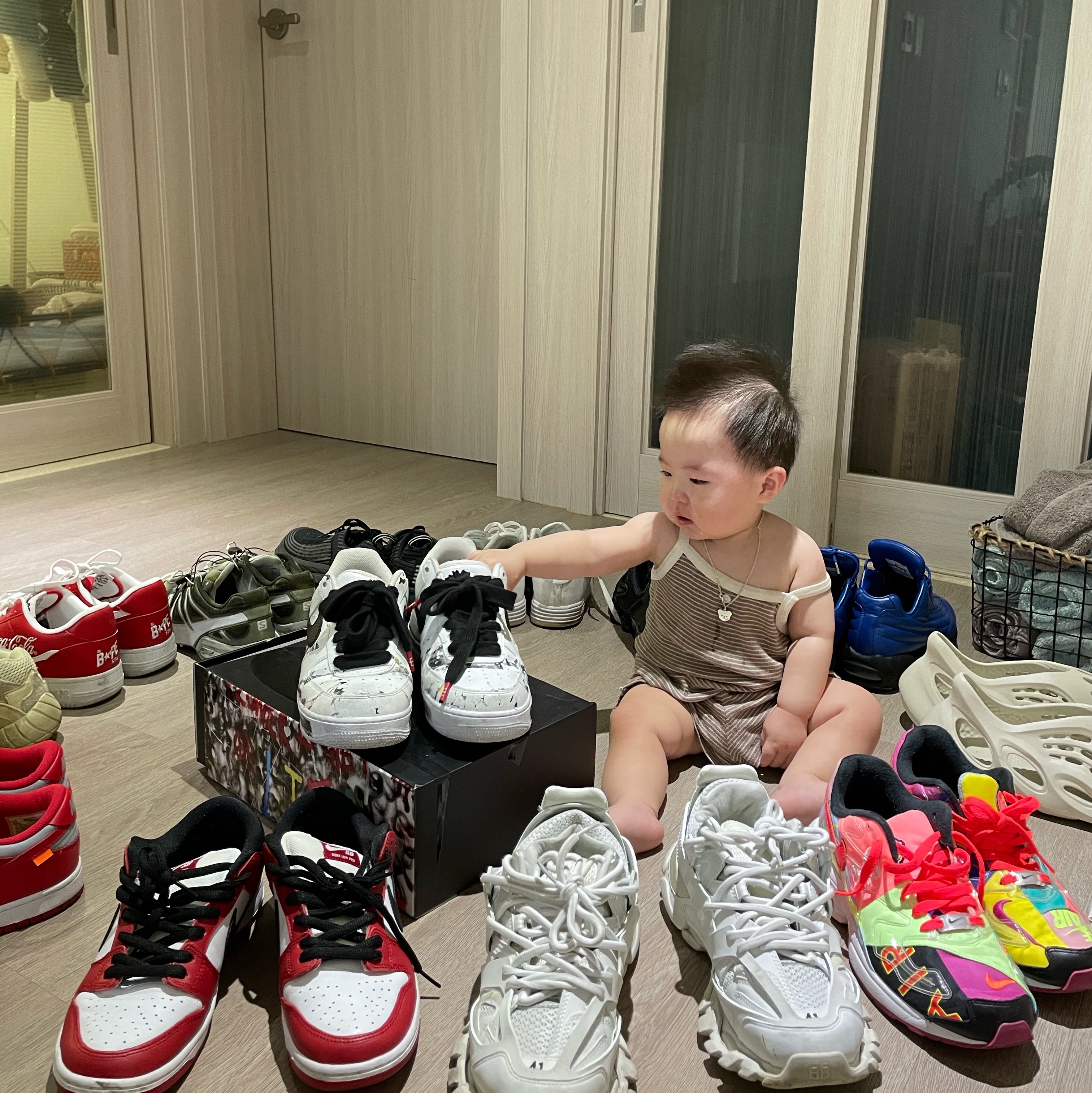 Balenciaga Track Sneakers White 2019, Nike x Peaceminusone Air Force 1 Low Para-Noise 2.0 착용 스타일