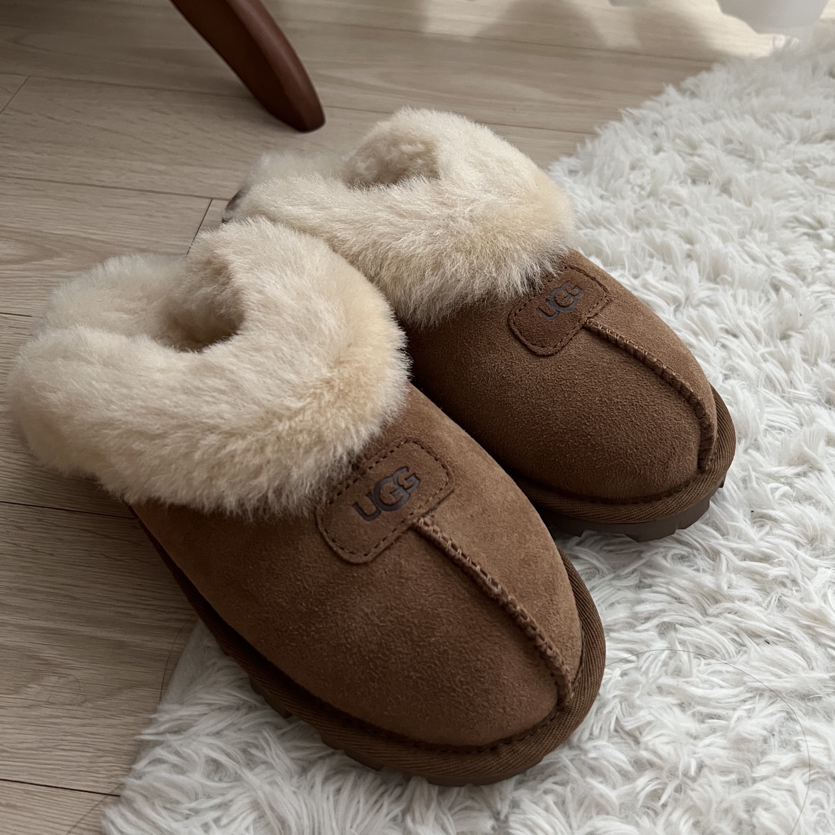 (W) UGG Coquette Slipper Chestnut 착용 스타일