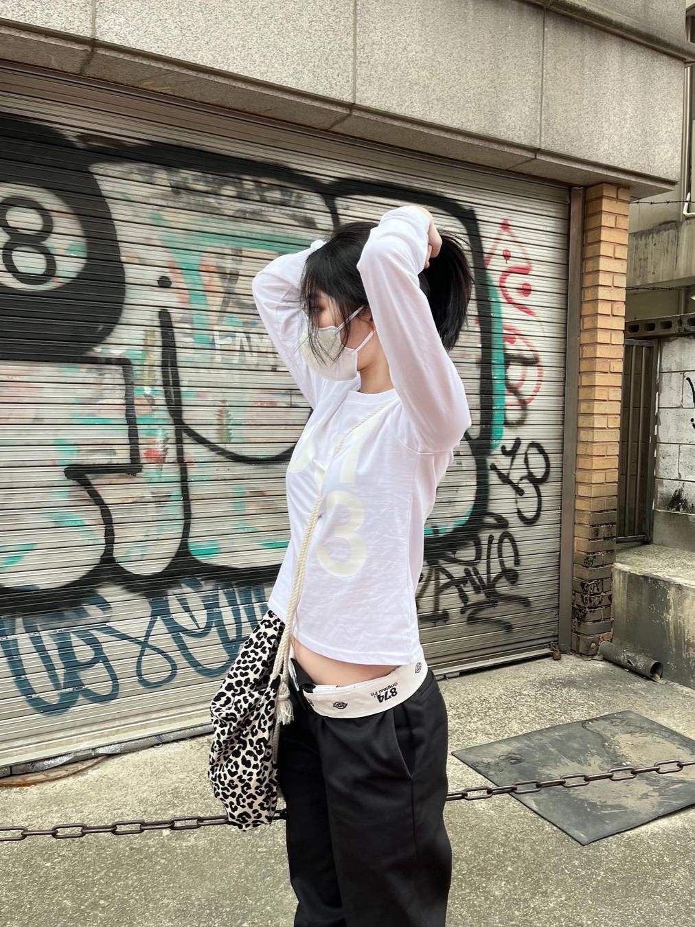 [KREAM 단독] Safarispot Women 1/2 Basic Safari LS T-Shirt White 착용 스타일