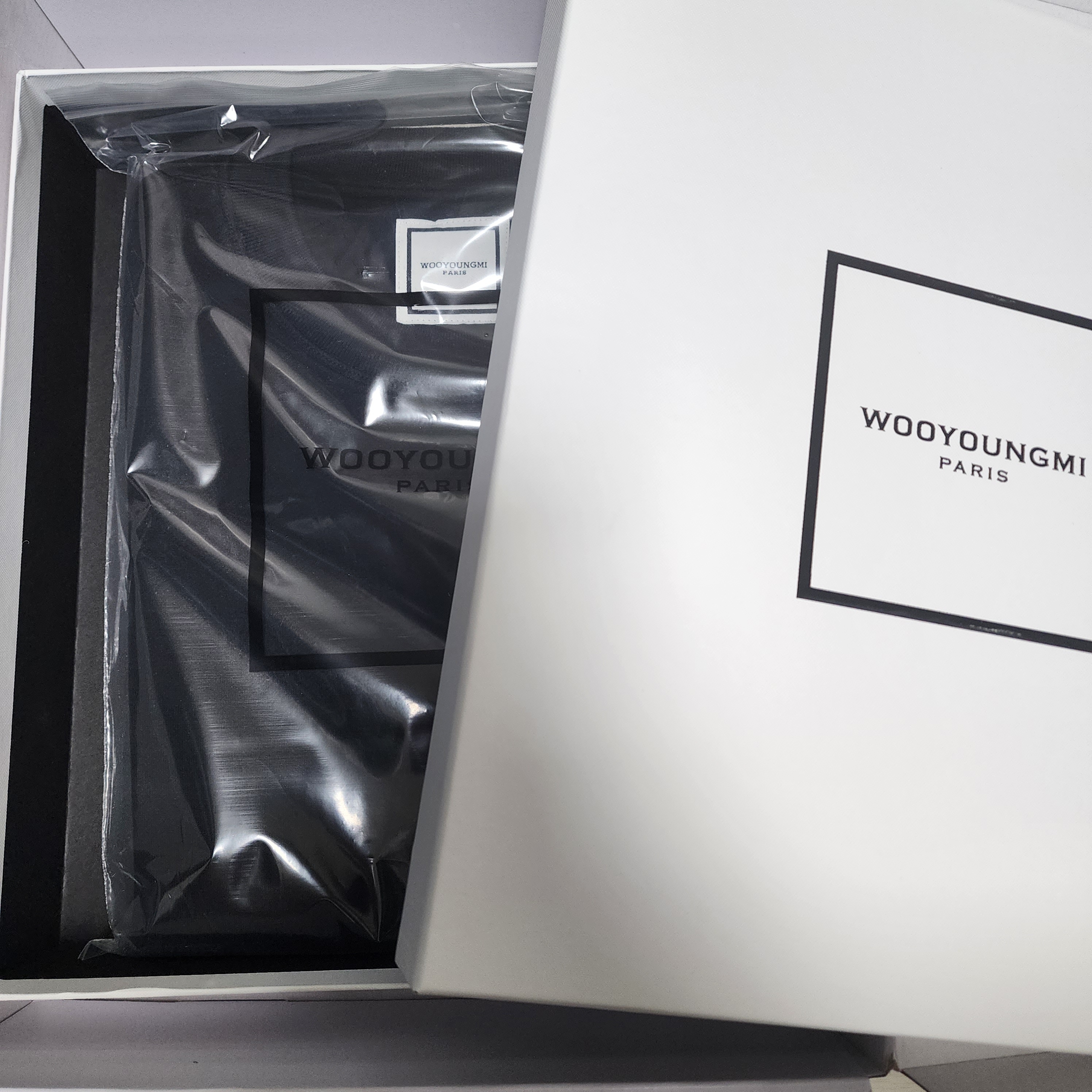 Wooyoungmi Cotton Back Logo Sweatshirt Black - 23SS 착용 스타일