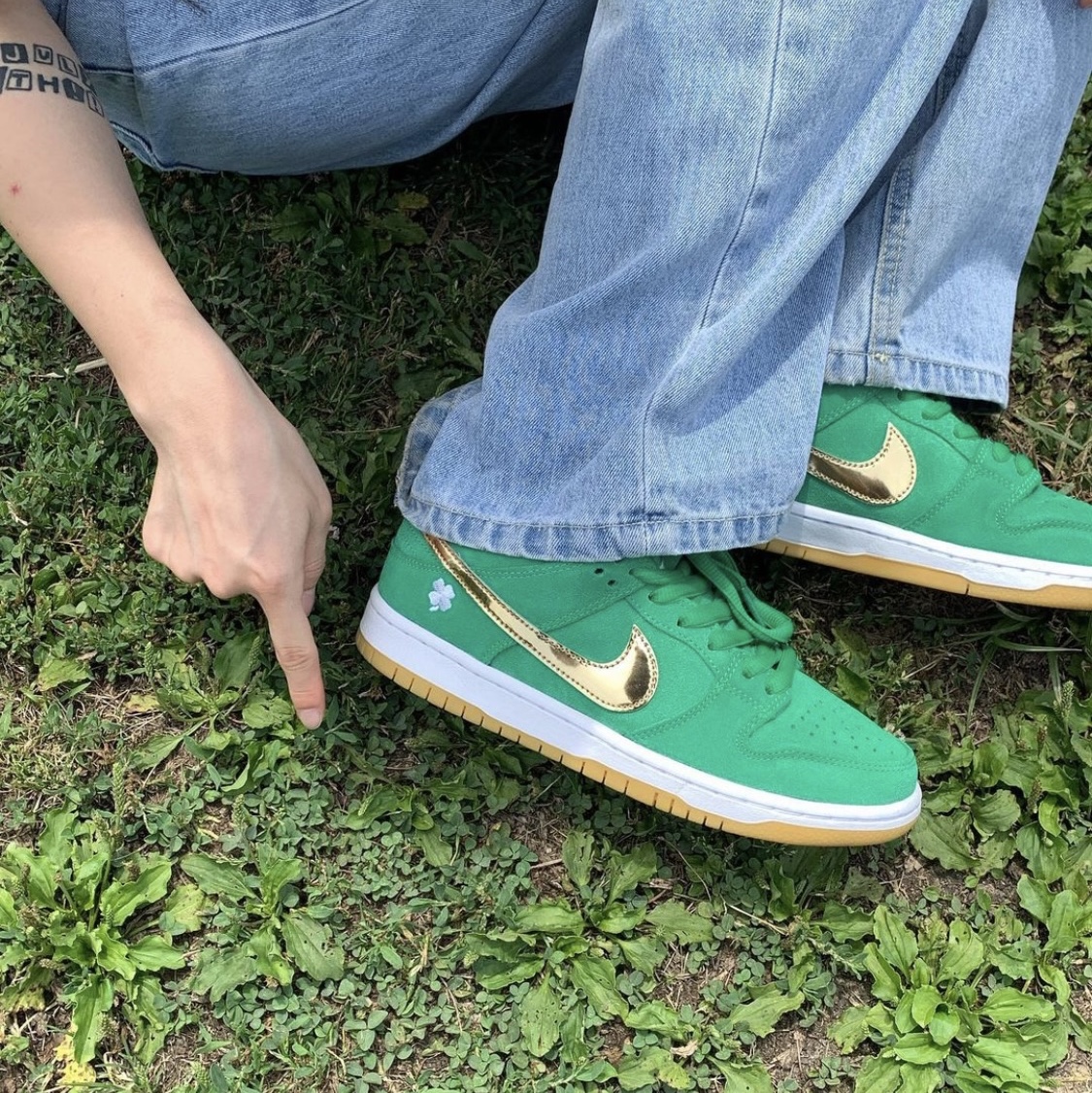 Nike SB Dunk Low Pro Shamrock 착용 스타일 - 3