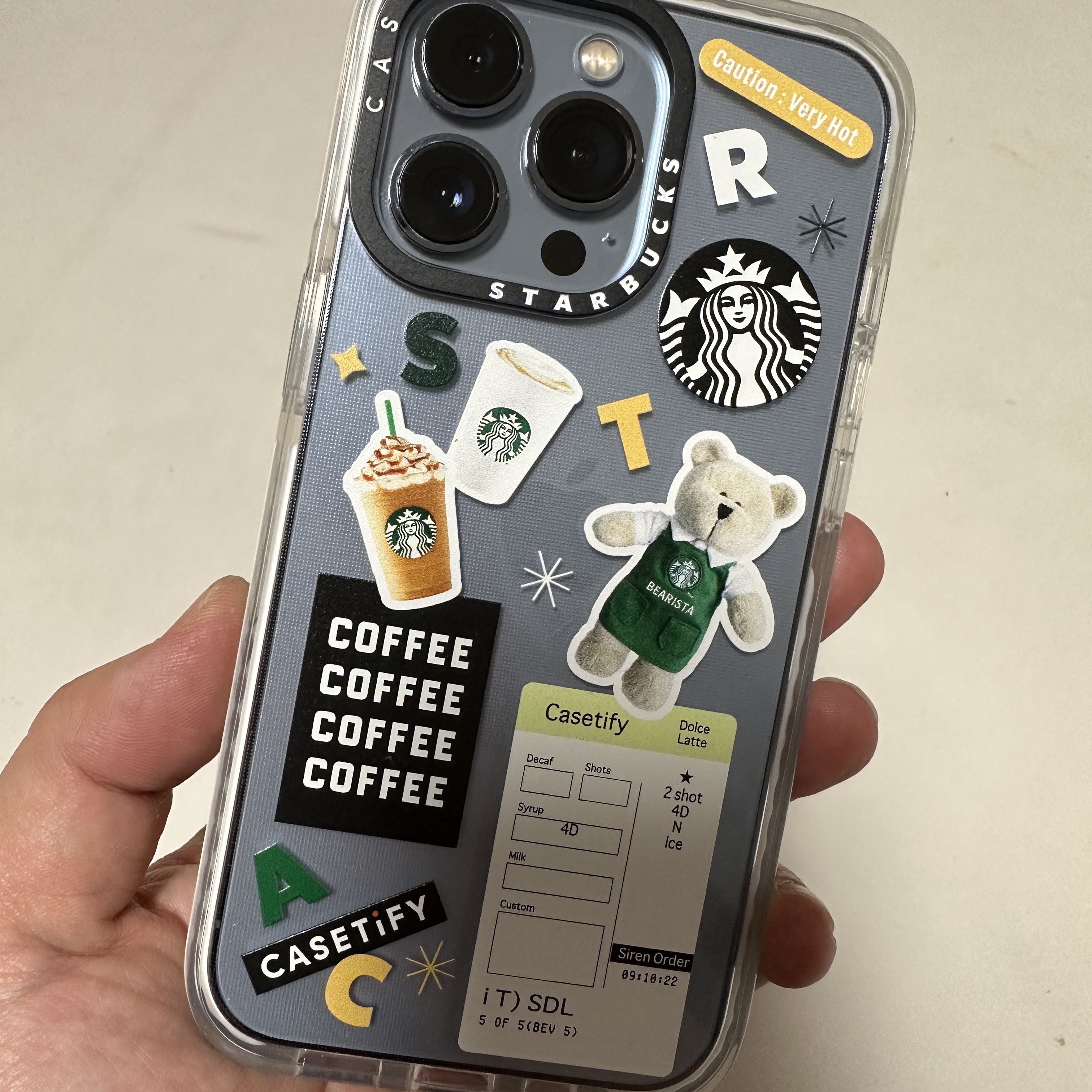 Casetify x Starbucks Icon Impact iPhone Case Clear 착용 스타일