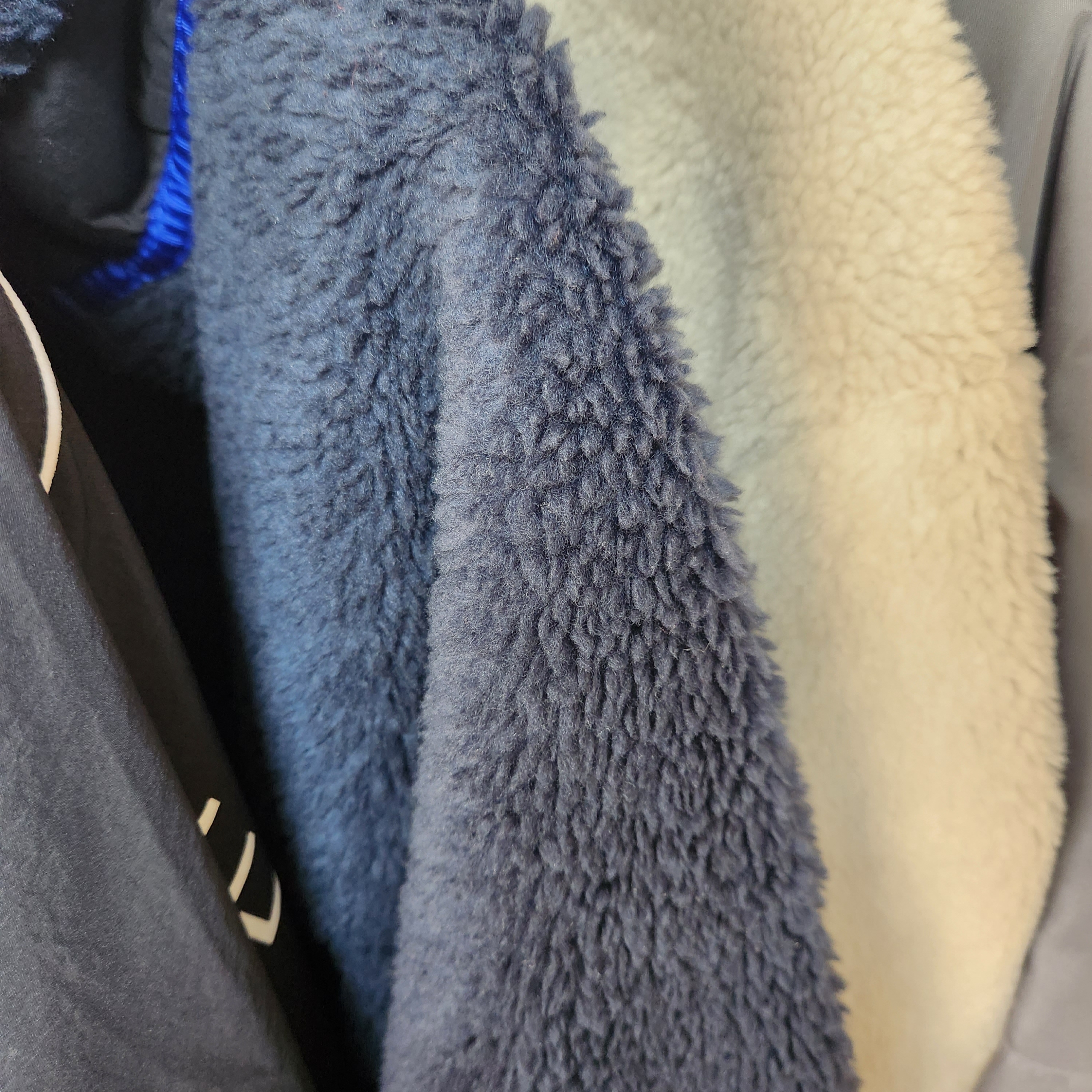 Patagonia Classic Retro-X Jacket New Navy 착용 스타일 - 2