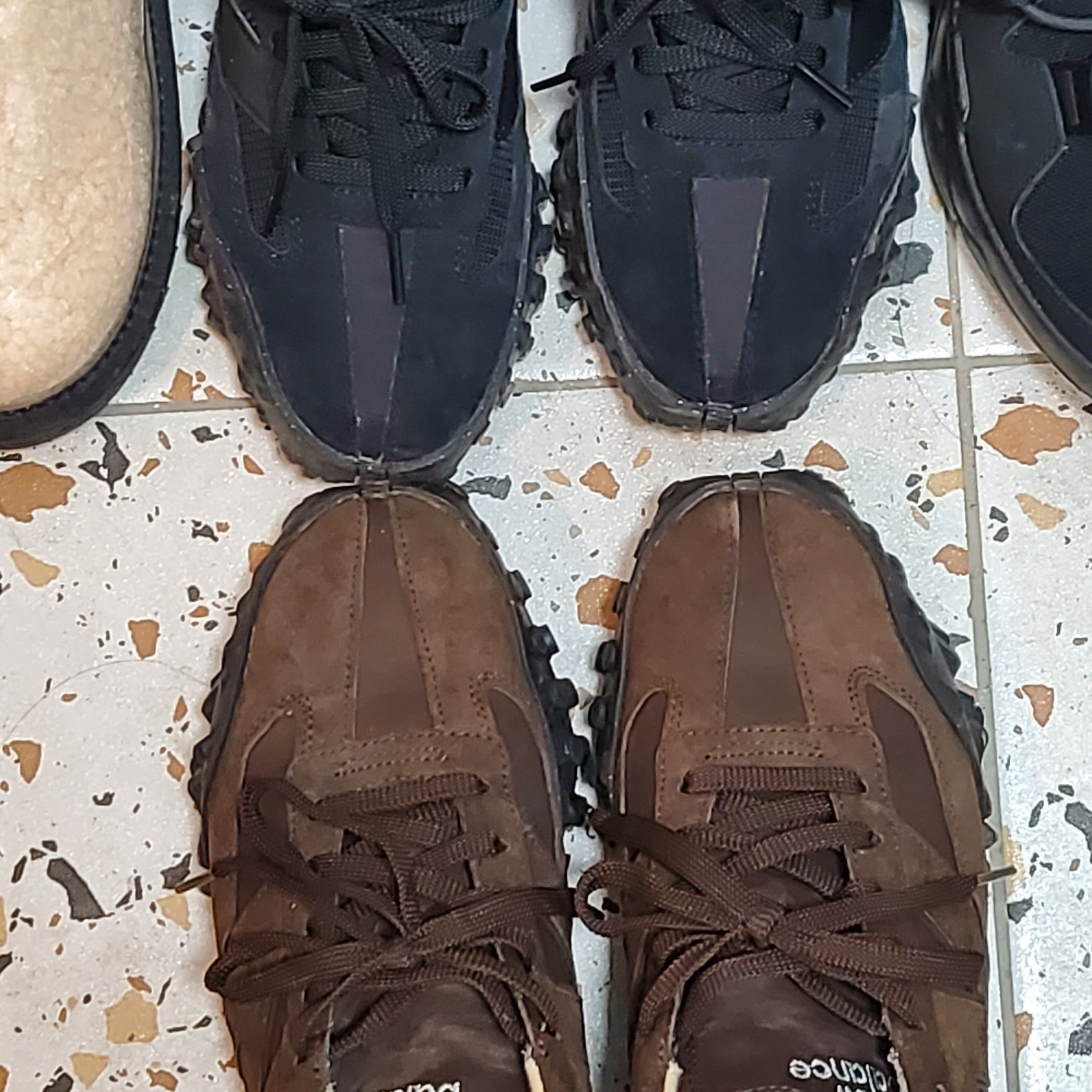 New Balance XC-72 Triple Black, New Balance x Auralee XC-72 Brown 착용 스타일 - 2