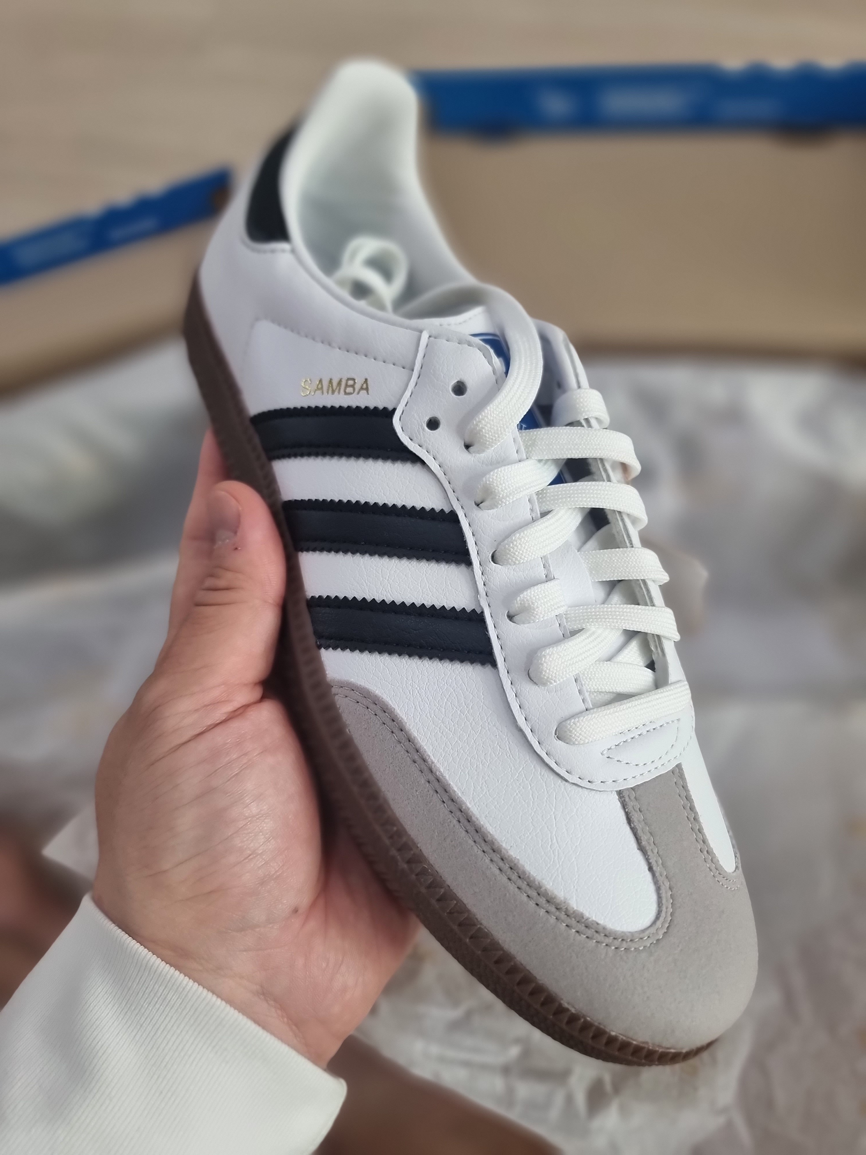 Adidas Samba Vegan Black White, Adidas Samba Vegan White Black 착용 스타일 - 2