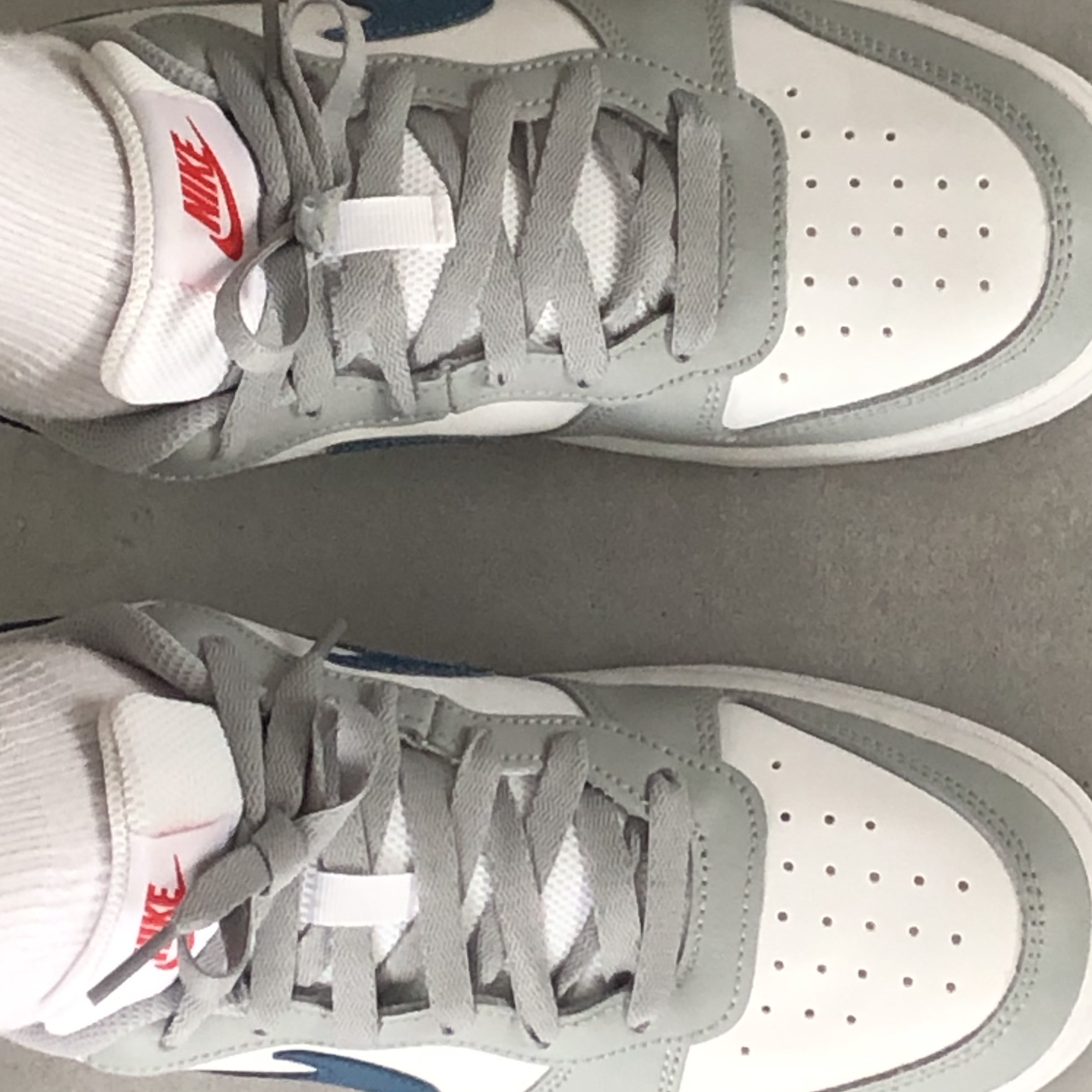 (GS) Nike Court Borough Low 2 Light Smoke Grey 착용 스타일 - 2
