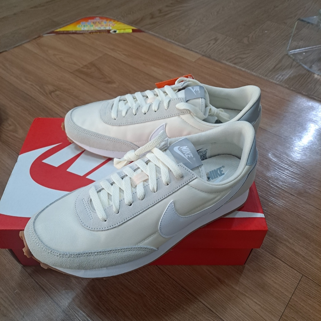 (W) Nike Daybreak Summit White 착용 스타일