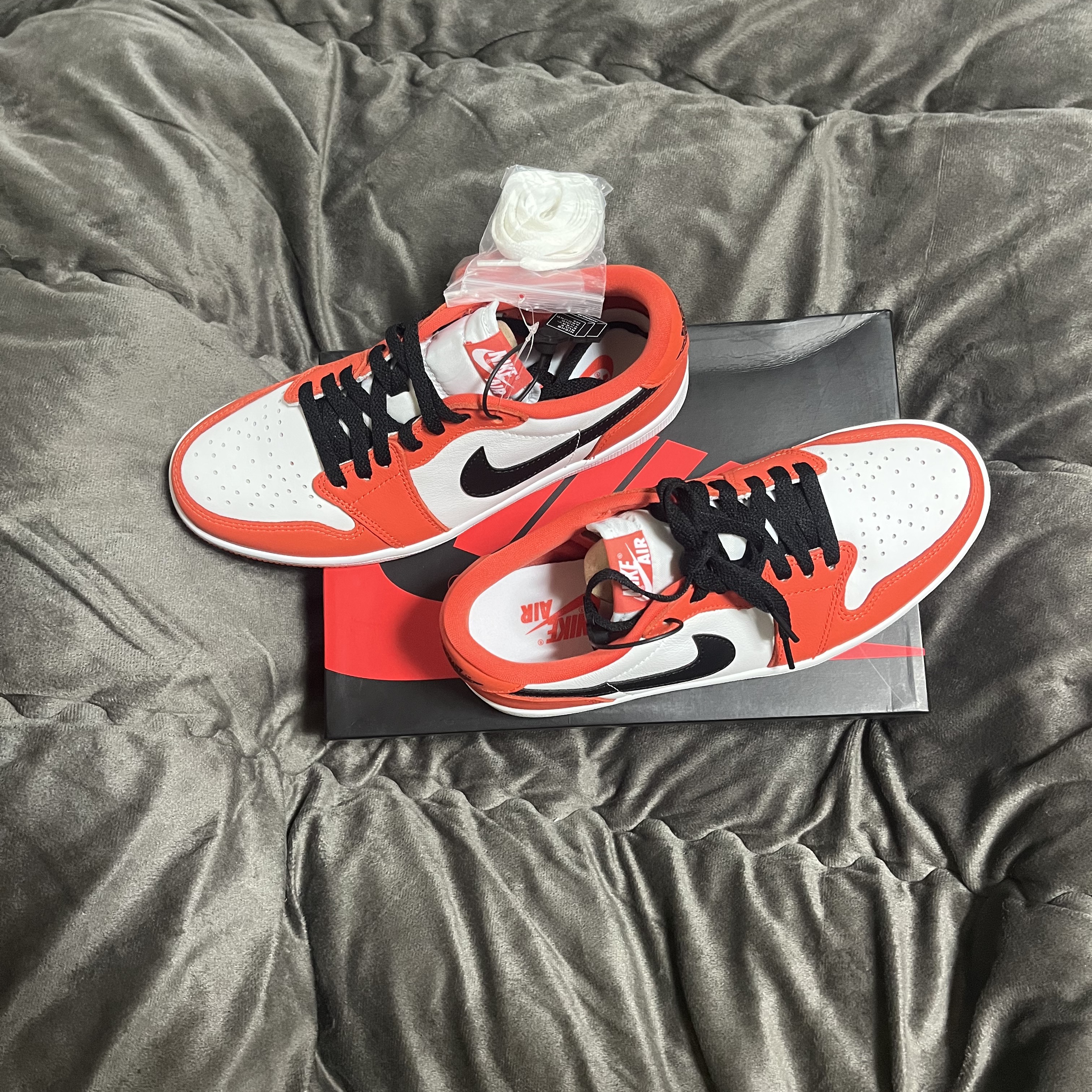 Jordan 1 Low OG Starfish 착용 스타일 - 1