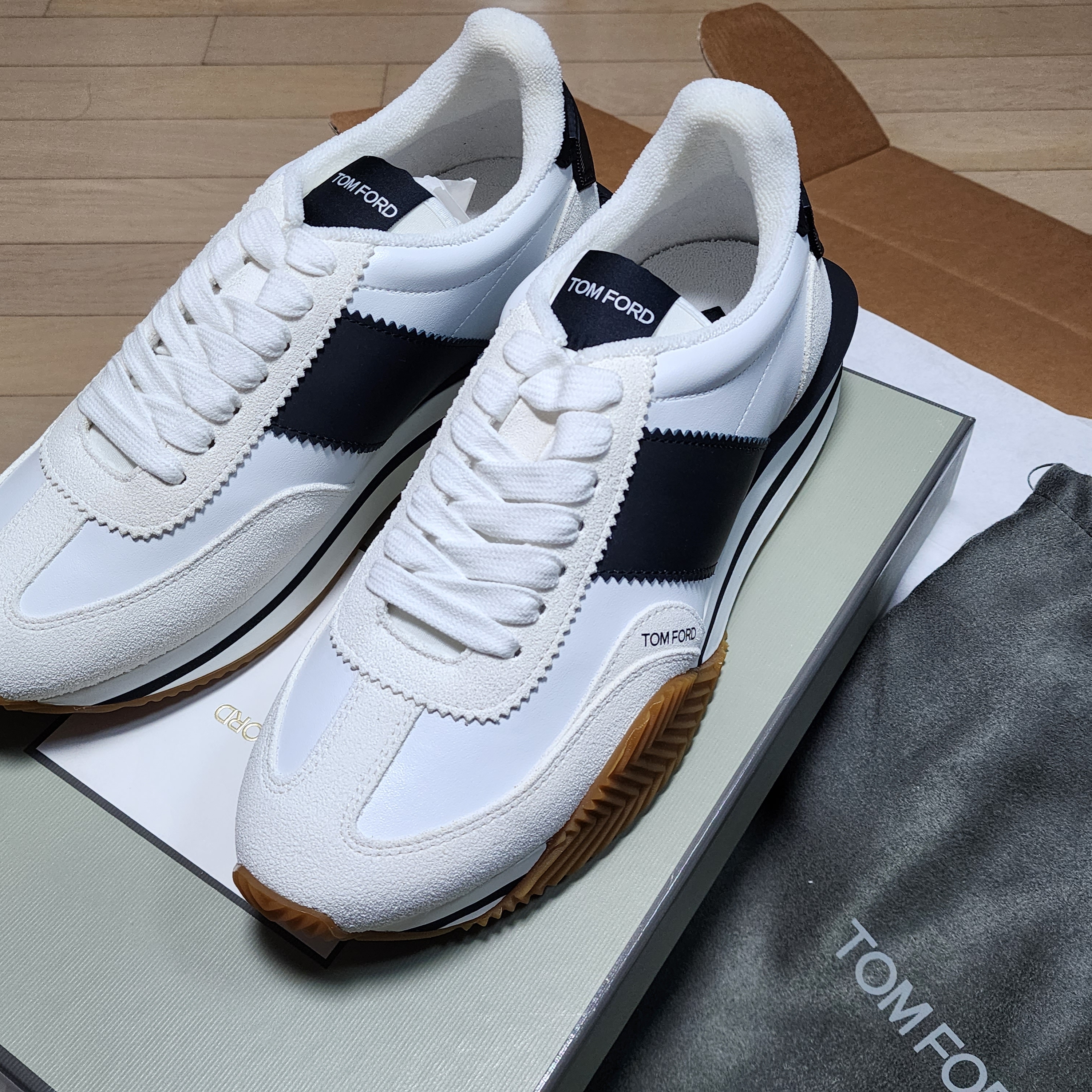 Tom Ford Suede Eco-Friendly Material James Sneakers White Black Cream 착용 스타일