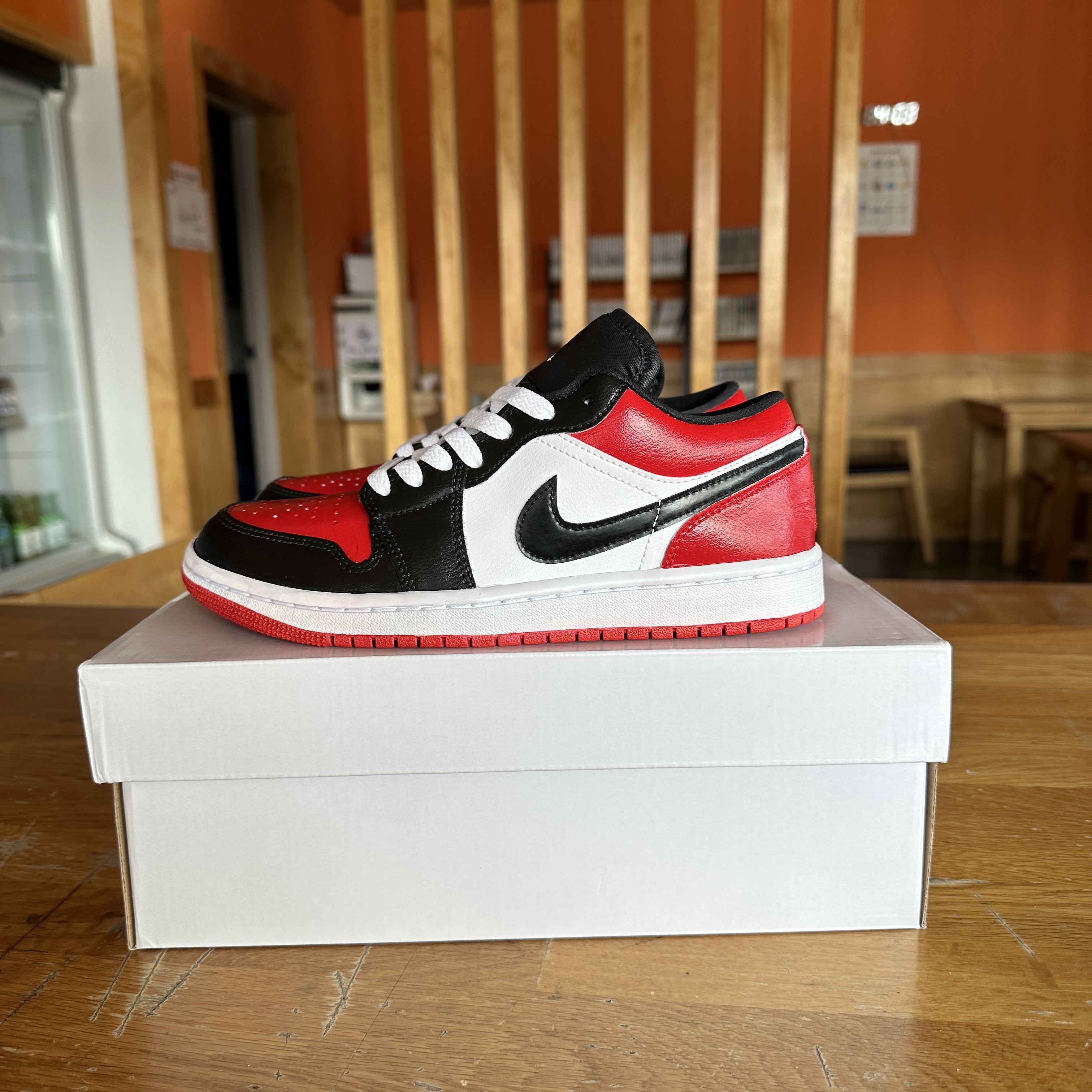 (W) Jordan 1 Low Triple White 2022 착용 스타일 - 3