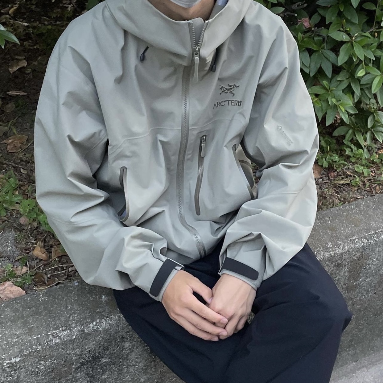 Arc'teryx Beta SV Jacket Distortion 착용 스타일 - 2