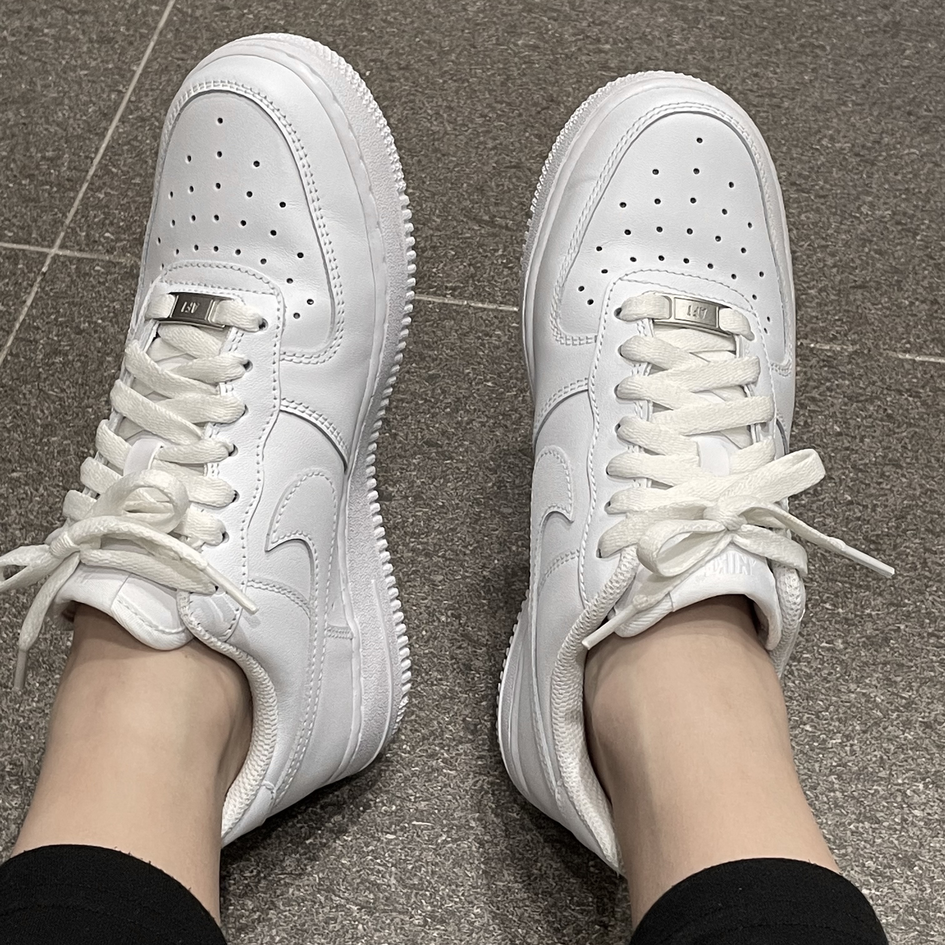 (W) Nike Air Force 1 '07 Low White 착용 스타일 - 1