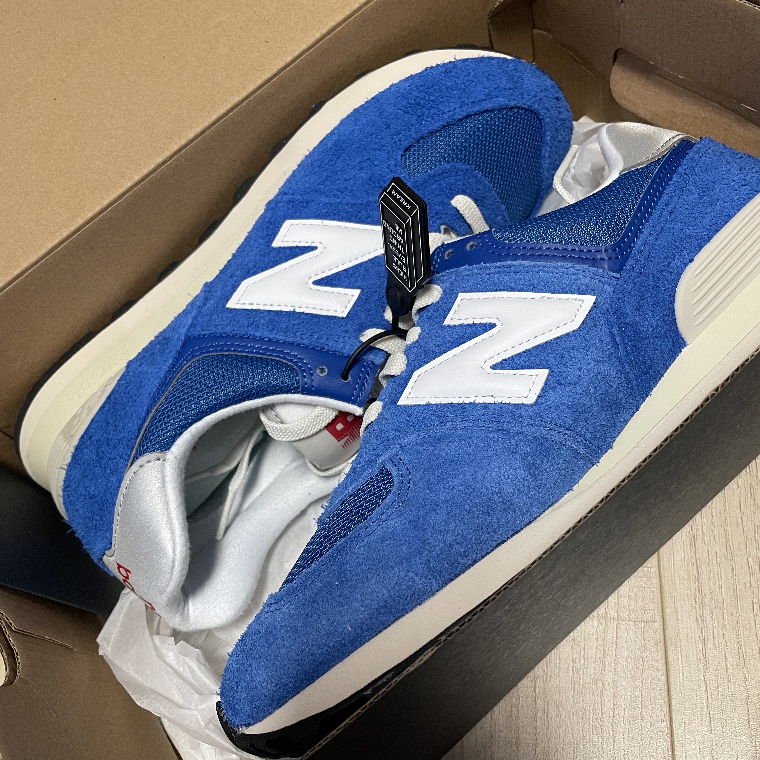 New Balance 574 Heritage Blue White 착용 스타일 - 3