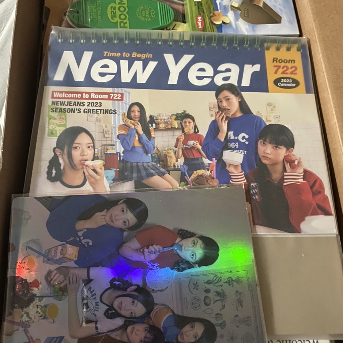 NewJeans Welcome to Room 722 Season’s Greetings 2023 착용 스타일 - 3