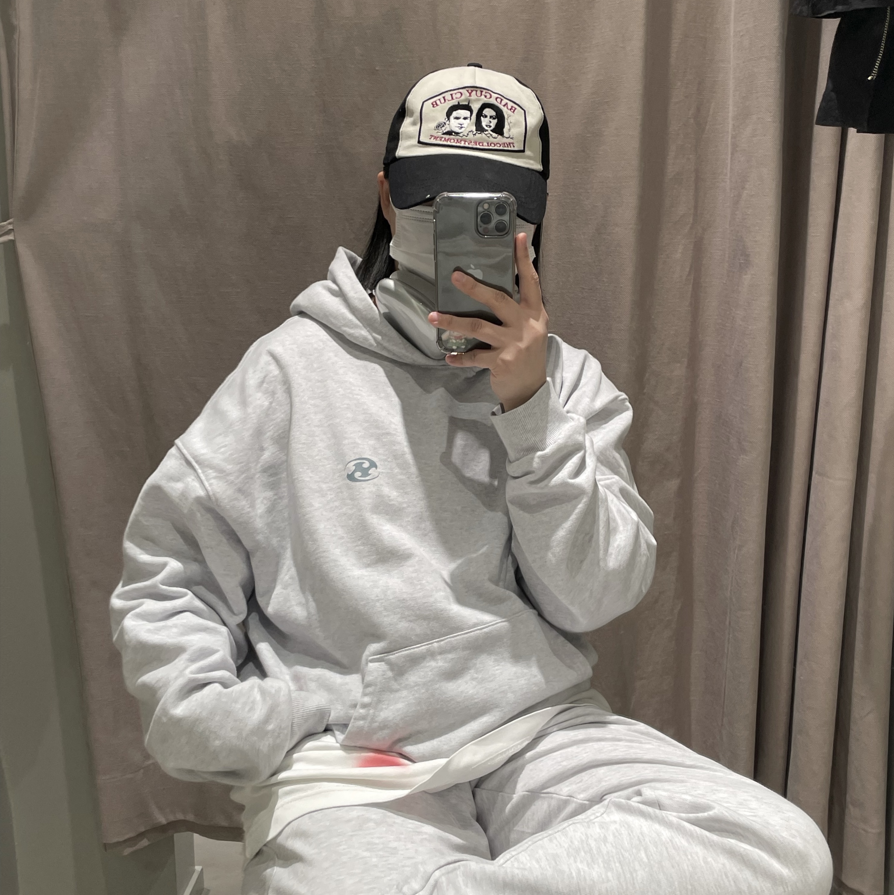 Sansan Gear Logo Hoodie White Melange - 22FW, Apple AirPods Max Lightning Silver (Korean Ver.) 착용 스타일