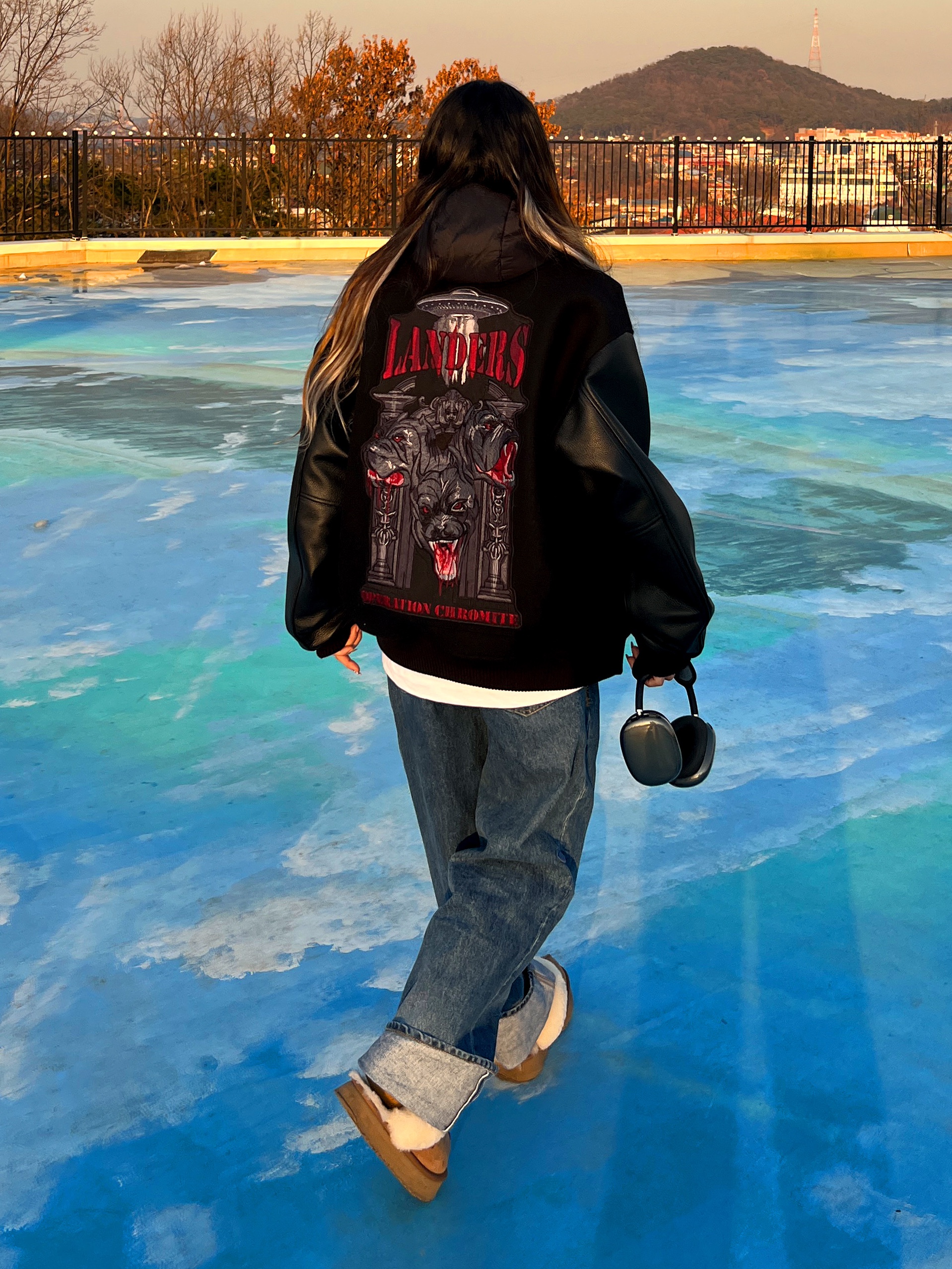 Undermycar Operation Chromite Kerberos Oversized Varsity Jacket Ox Blood - 22FW, (W) UGG Disquette Slipper Chestnut 착용 스타일 - 2