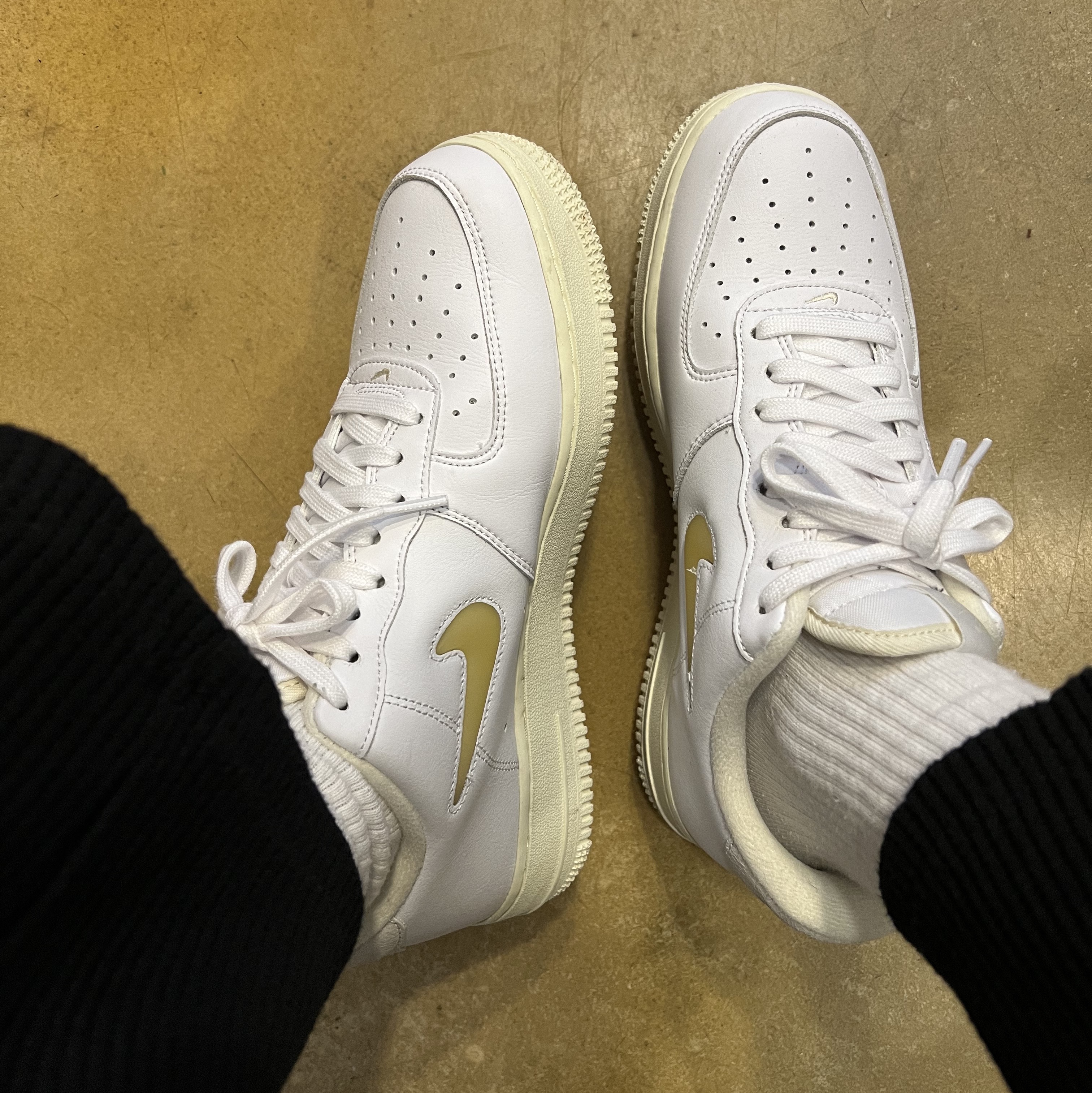 Nike Air Force 1 '07 LX Pale Vanilla 착용 스타일