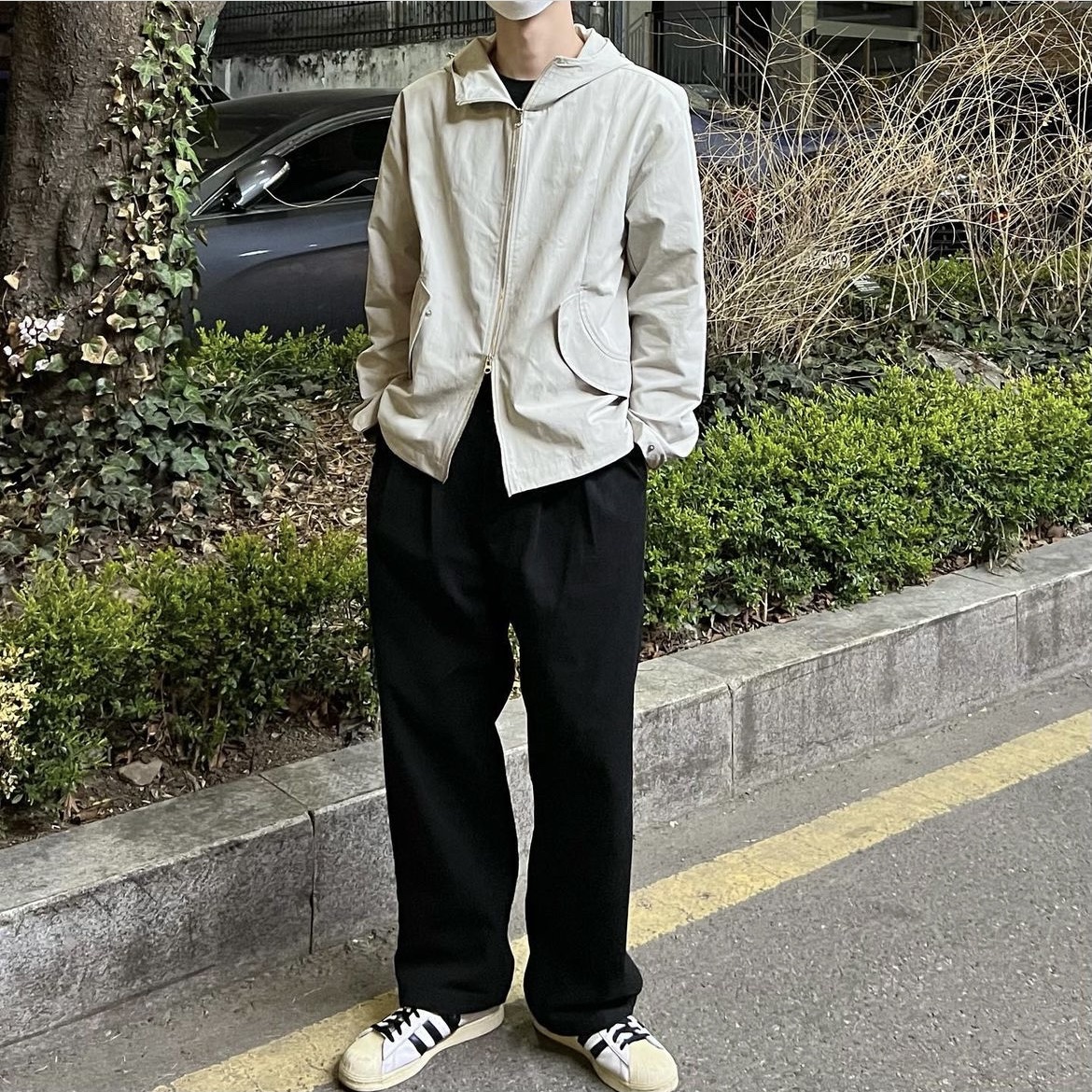 Adidas Superstar Premium White Black 착용 스타일