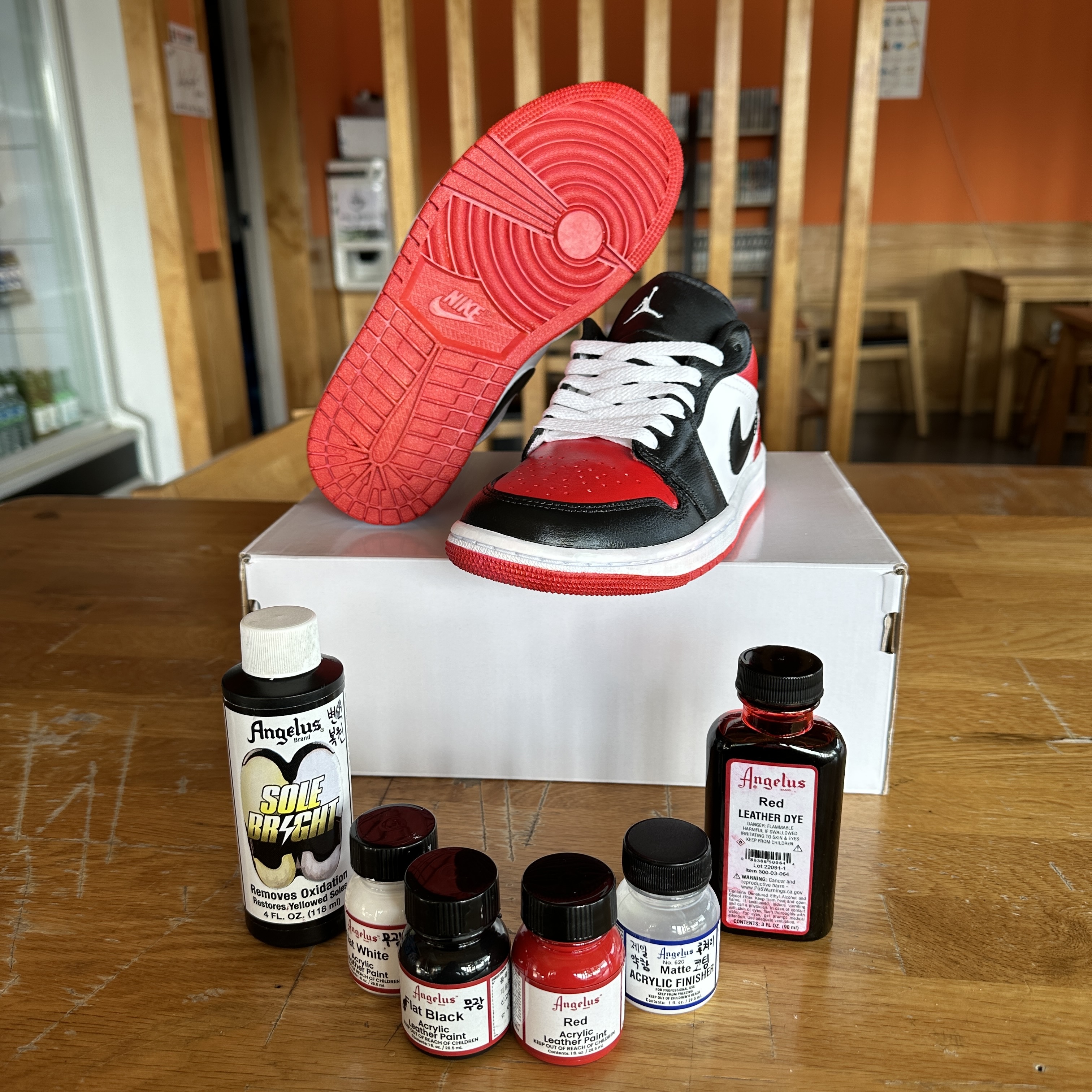 (W) Jordan 1 Low Triple White 2022 착용 스타일 - 1