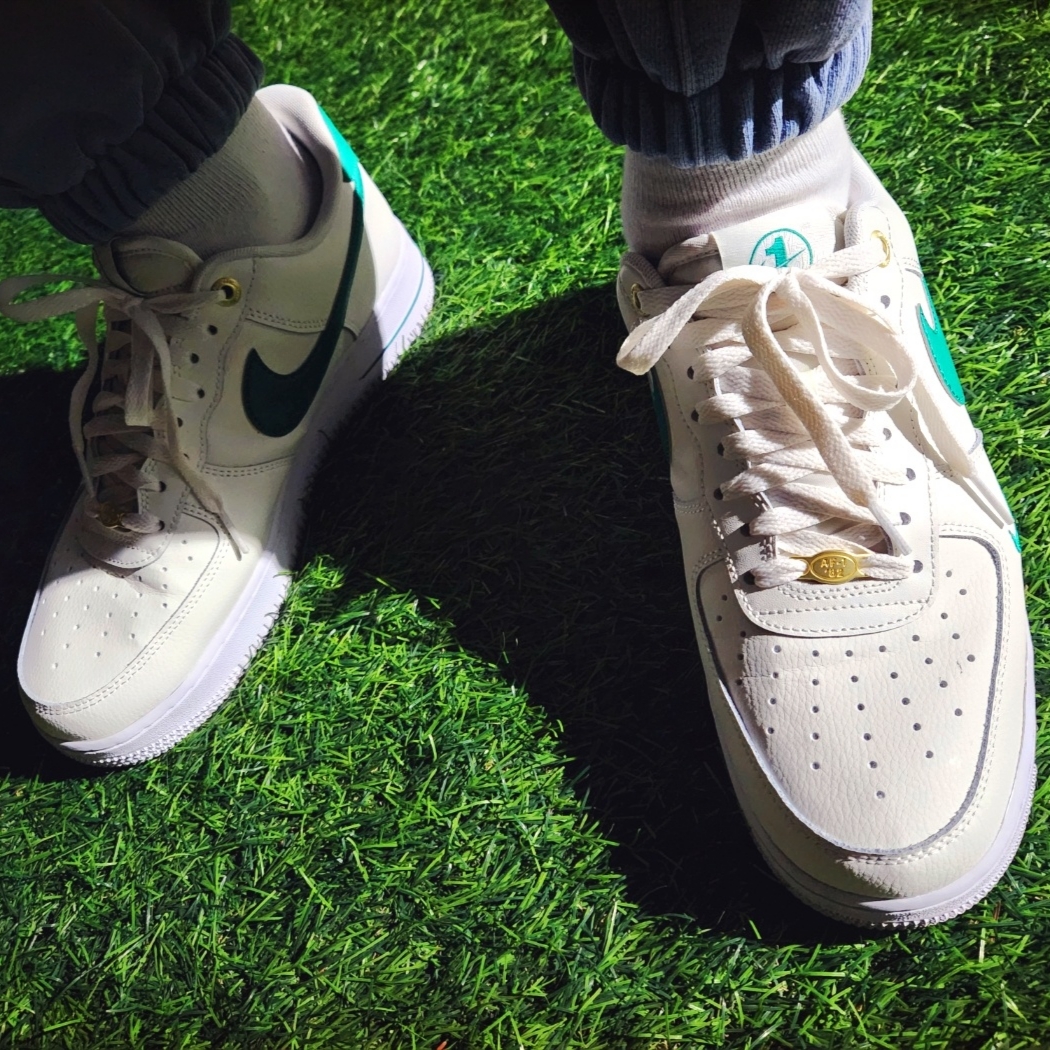 Nike Air Force 1 '07 LV8 40th Anniversary Join Forces Sail Malachite 착용 스타일 - 4