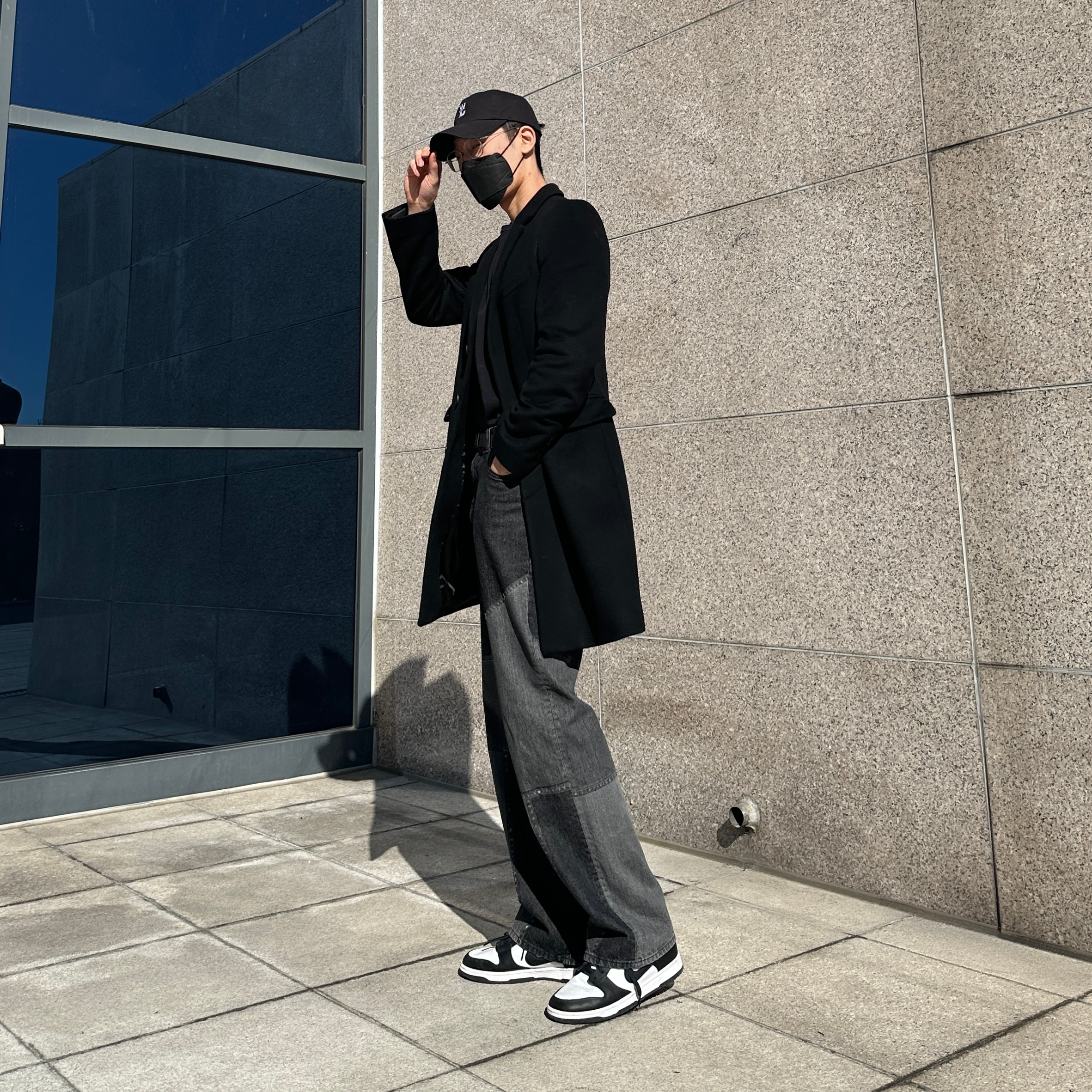 Wooyoungmi White Logo Ball Cap Black, Nike Dunk Low Retro Black 착용 스타일