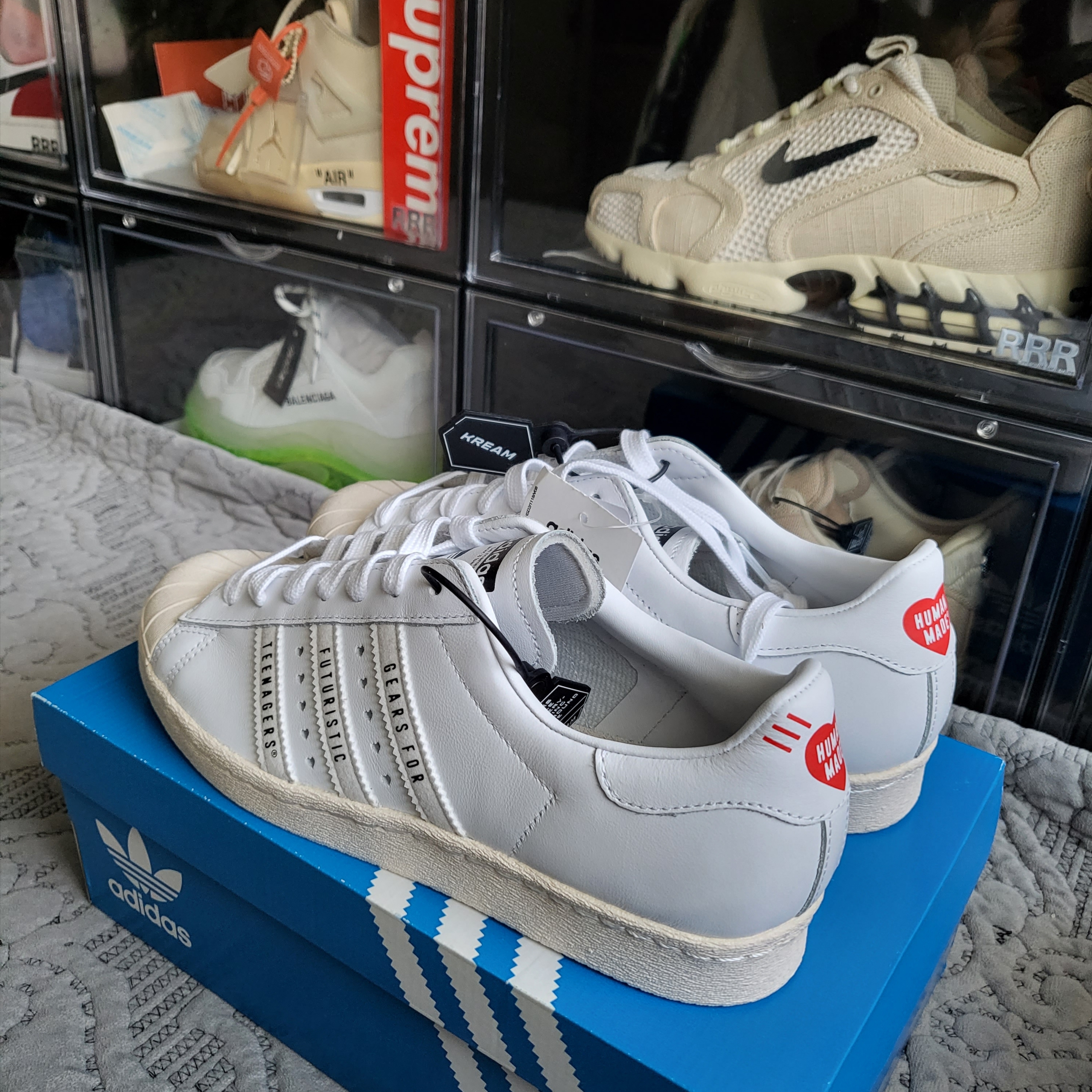Adidas x Human Made Superstar White, (W) Jordan 4 x Off-White Retro SP Sail 착용 스타일 - 1