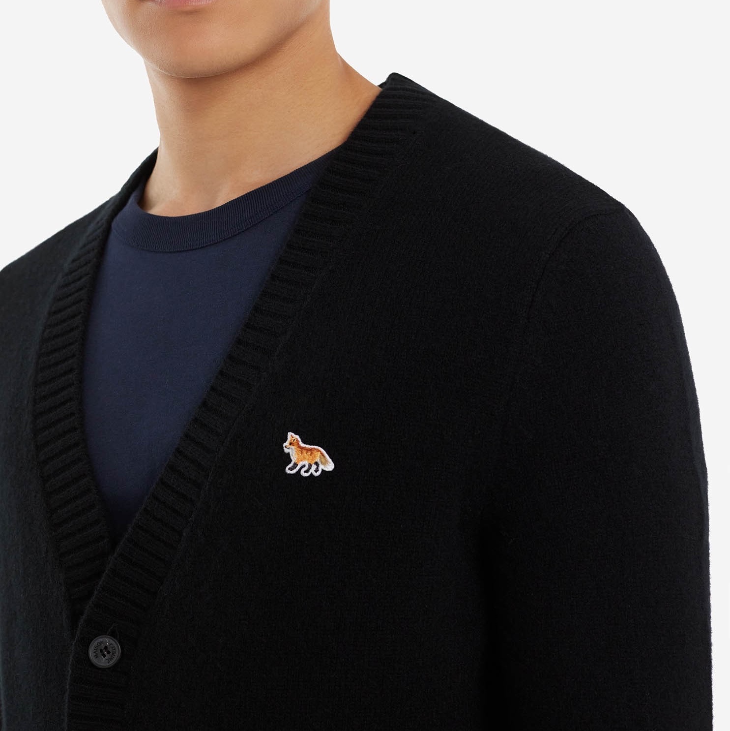 Maison Kitsune Baby Fox Patch Cosy Cardigan Black 착용 스타일 - 3