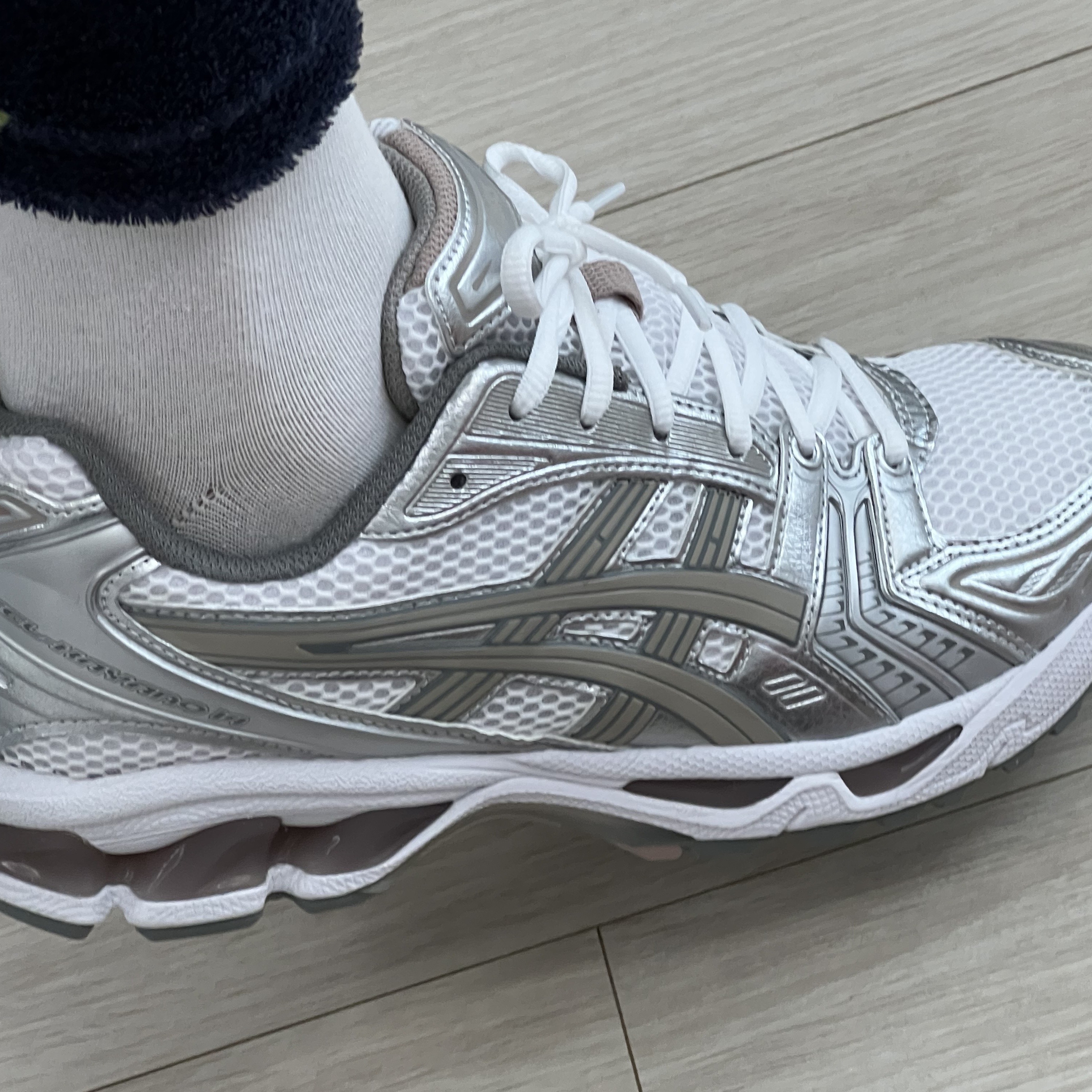 (W) Asics Gel-Kayano 14 White Moonrock 착용 스타일 - 4