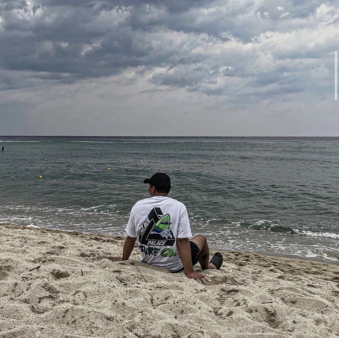Palace Tri-Surf Co T-Shirt White - 22SS, Adidas Yeezy Slide Onyx 착용 스타일
