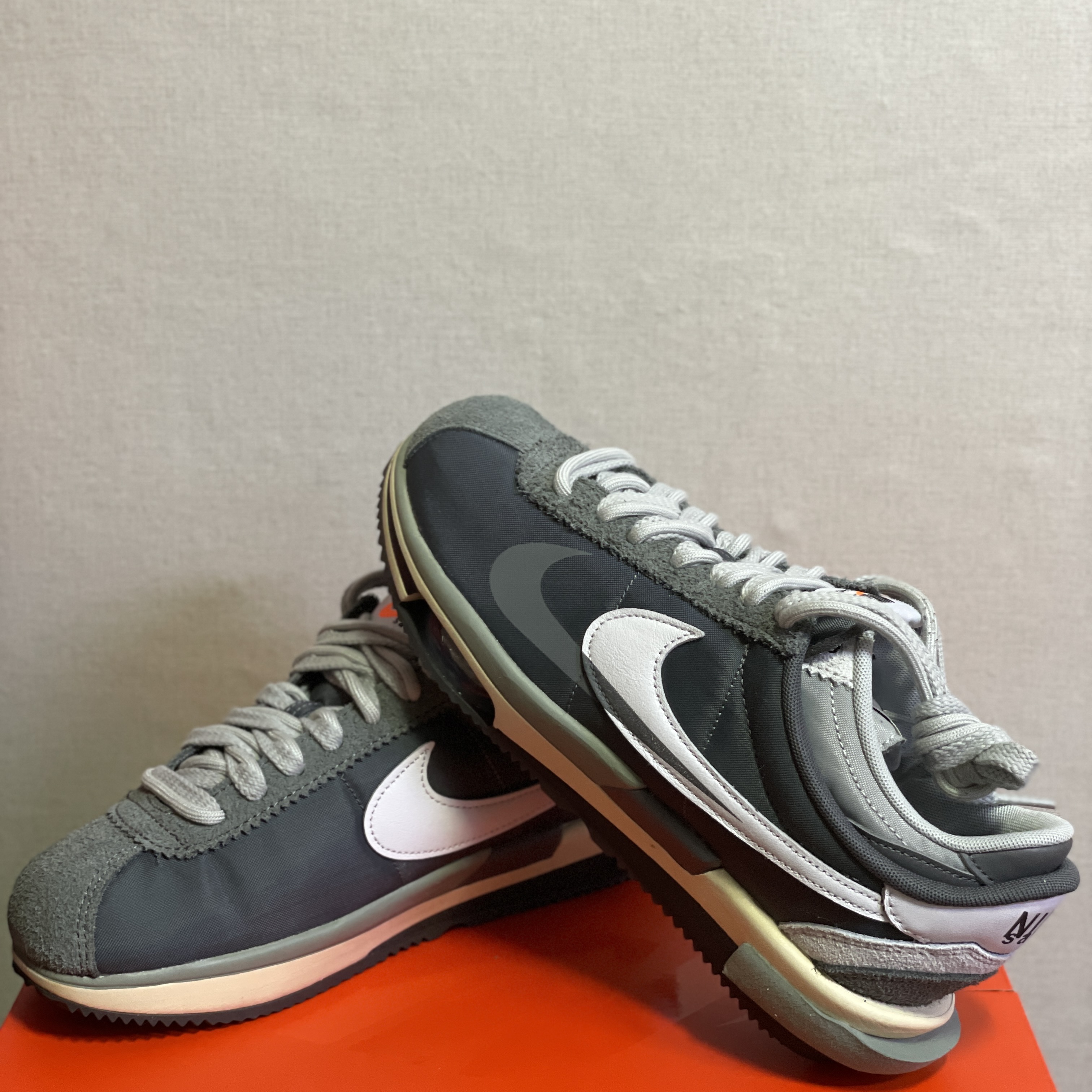 Nike x Sacai Zoom Cortez SP Iron Grey 착용 스타일 - 2