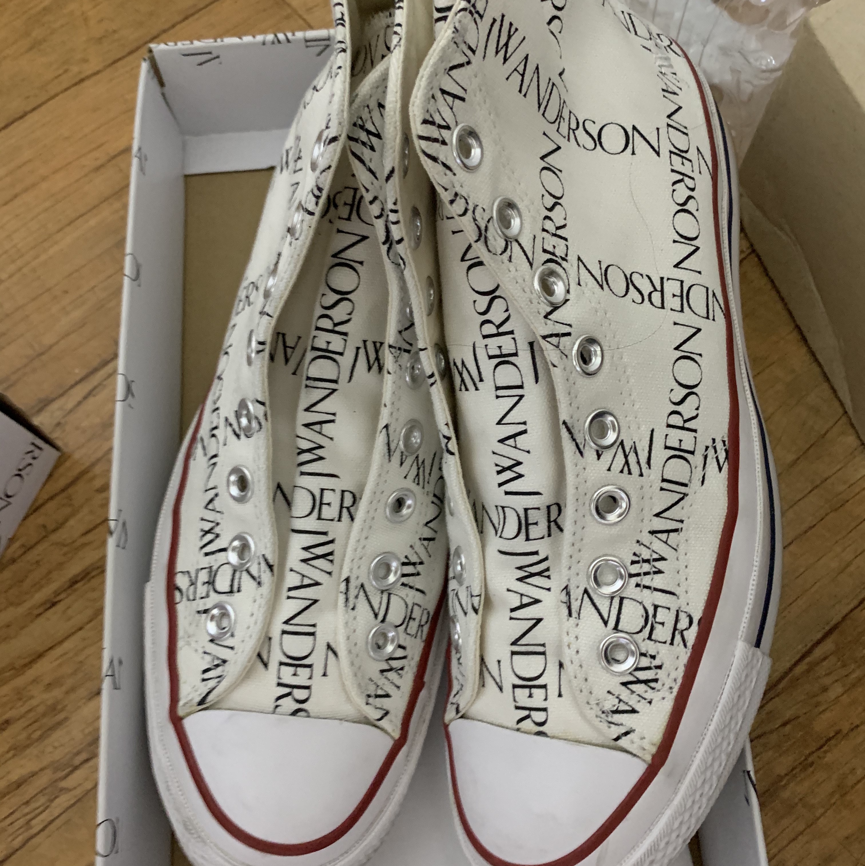 Converse x JW Anderson Chuck 70 Hi Grid White 착용 스타일 - 1