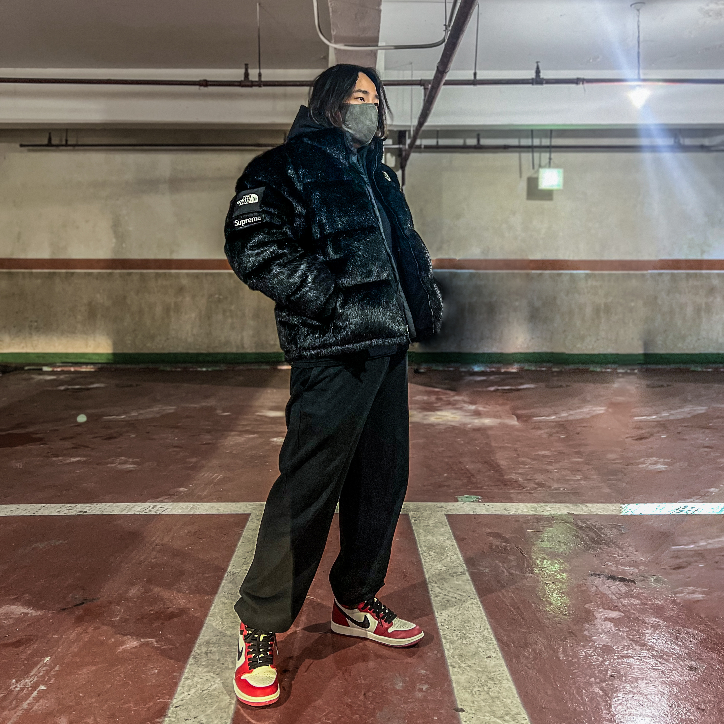 Supreme x The North Face Faux Fur Nuptse Jacket Black - 20FW, Jordan 1 Retro High OG Chicago 2022 착용 스타일