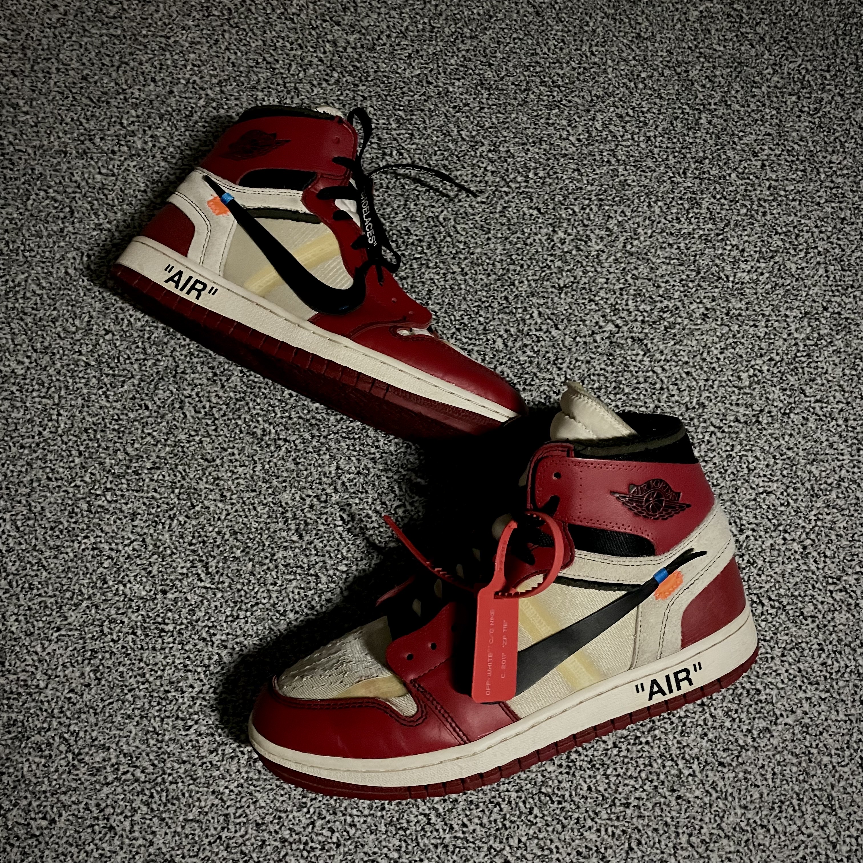 Jordan 1 x Off-White Retro High Chicago The Ten 착용 스타일 - 2