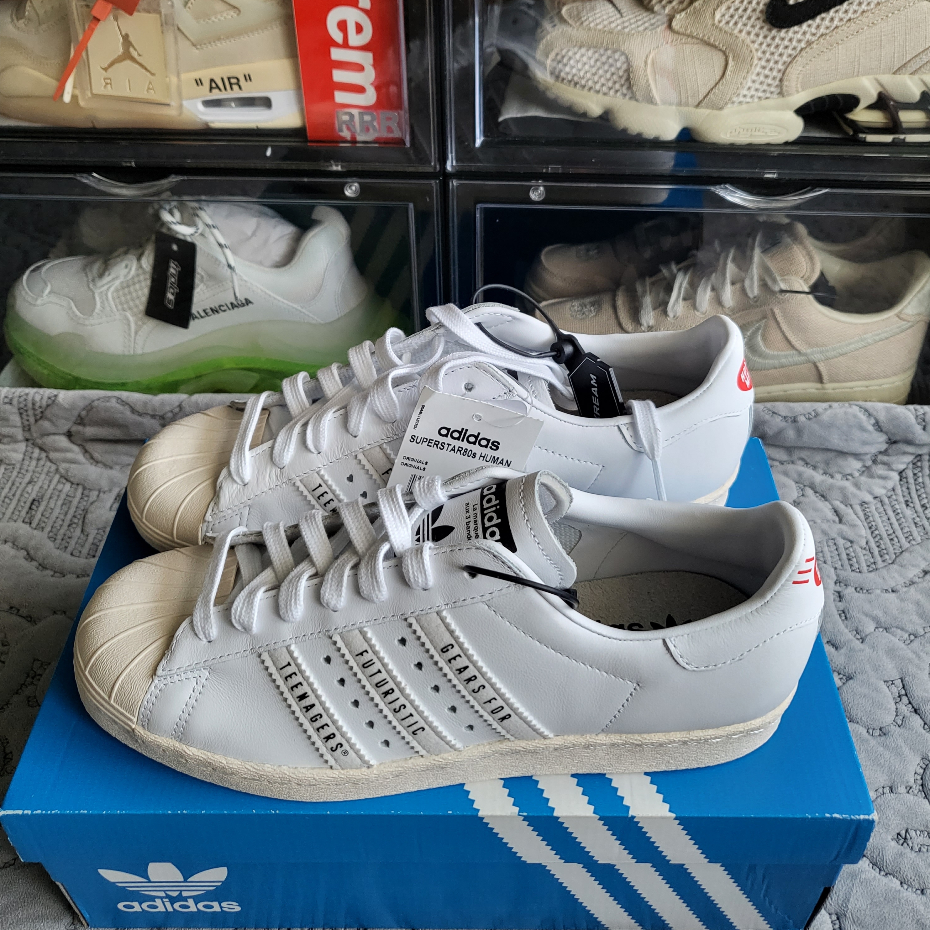 Adidas x Human Made Superstar White, (W) Jordan 4 x Off-White Retro SP Sail 착용 스타일 - 2
