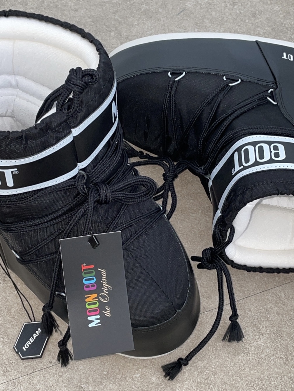 (W) Moon Boot Icon Low Nylon Boots Black 착용 스타일 - 1