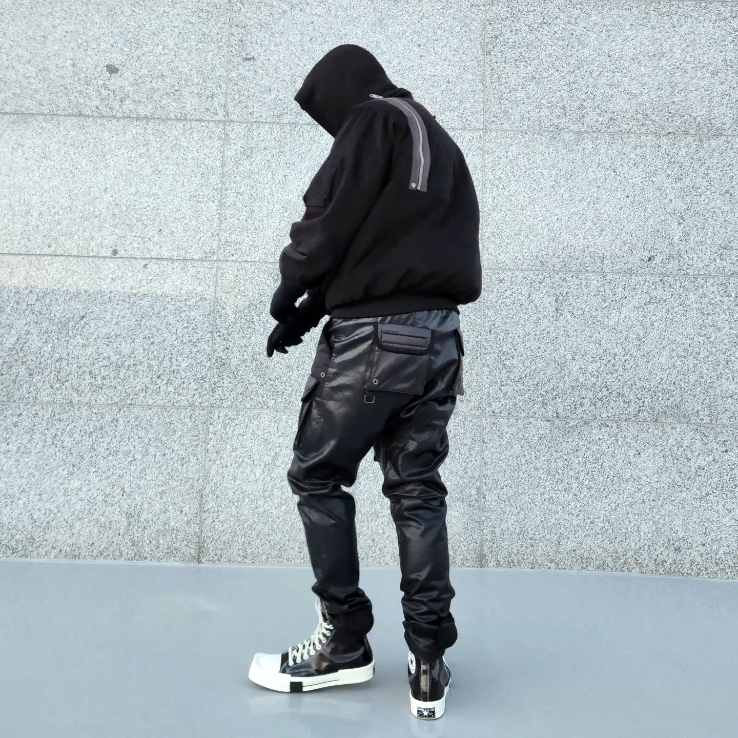 Undermycar Rumlow Back Zip Cotton Garment Bomber Dark Gull - 22FW, Converse x Drkshdw Turbodrk Chuck 70 Hi Black Lacquered Denim 착용 스타일 - 1