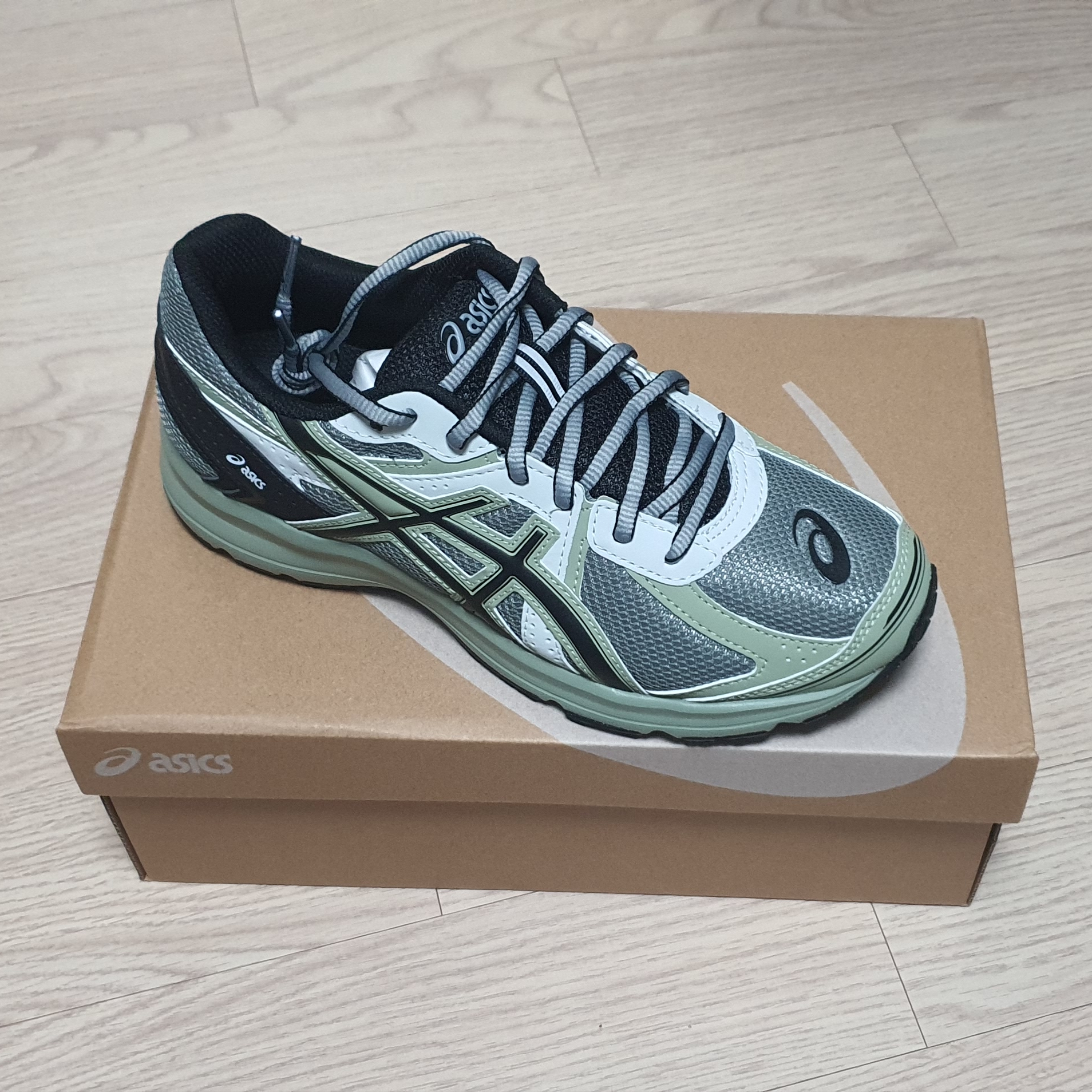 Asics Jog 100 S Sheet Rock - 2E Wide 착용 스타일