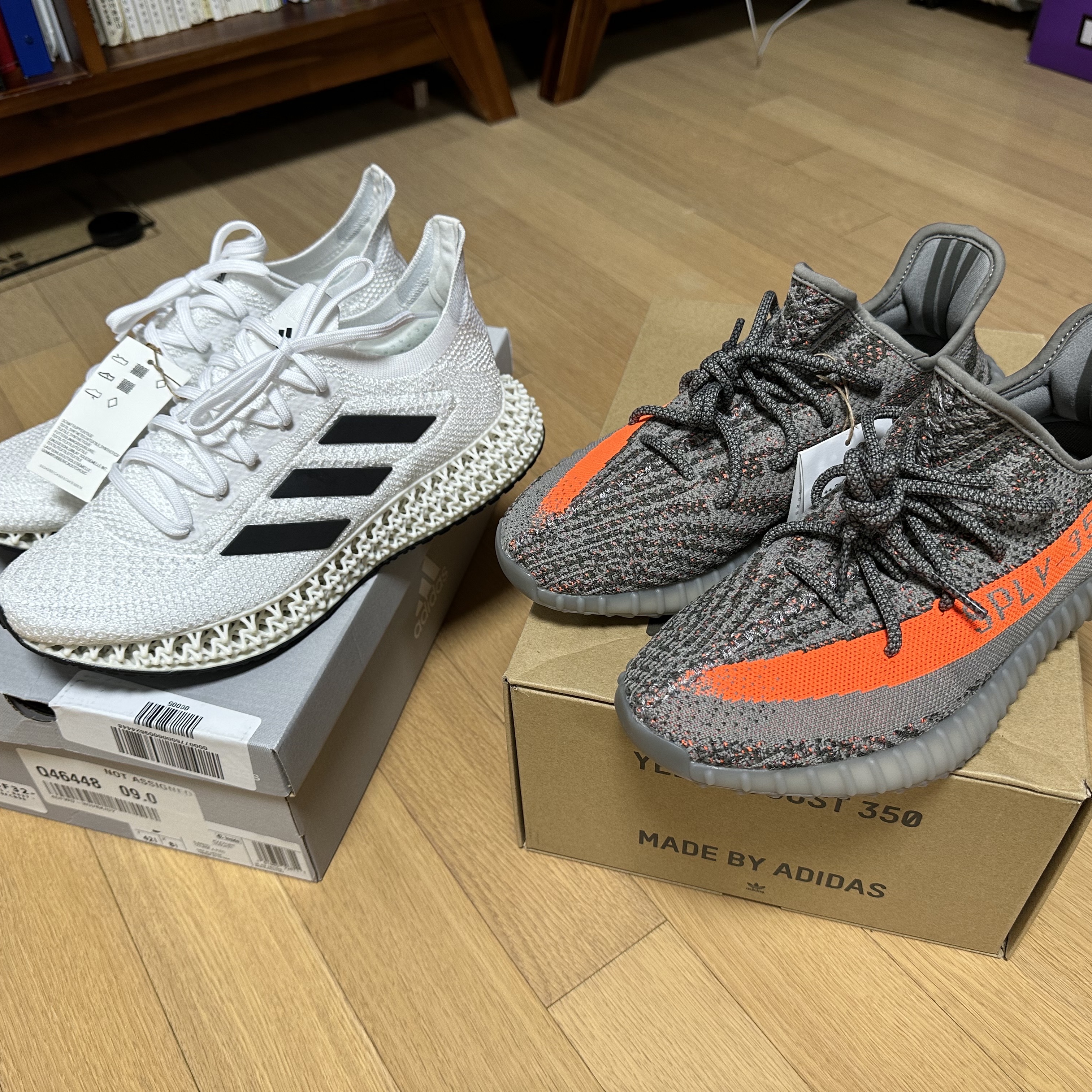 Adidas Yeezy Boost 350 V2 Beluga - Reflective, Adidas 4DFWD White Black 착용 스타일 - 1