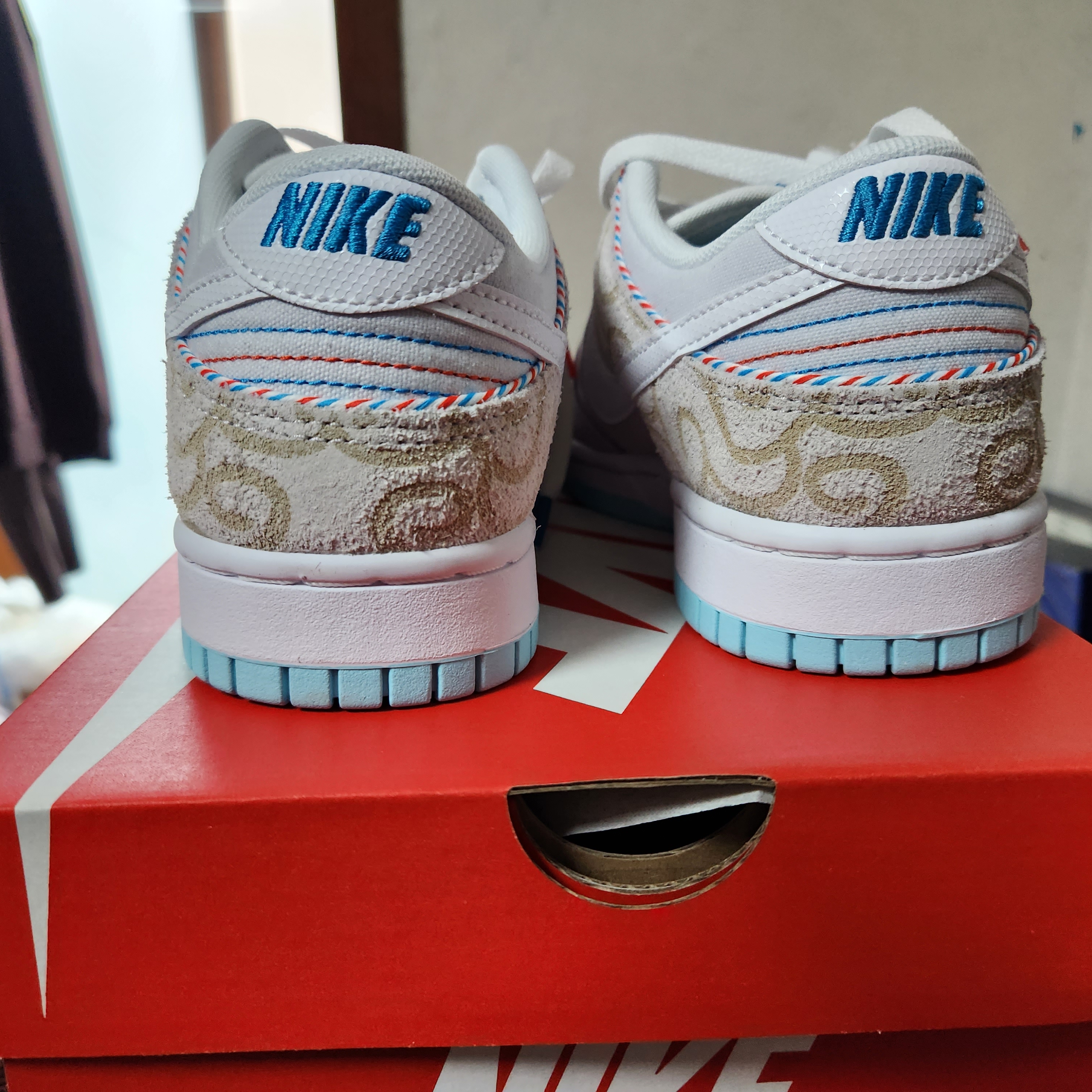 Nike Dunk Low Retro SE Barber Shop Grey 착용 스타일 - 4