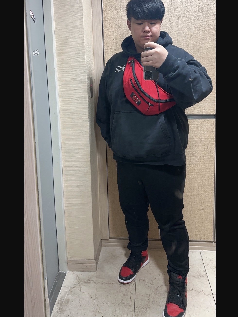 Jordan 1 Retro High OG Bred Banned 2016, Nike x Stussy NRG RA Washed Pullover Hoodie Black (DN4028-010) 착용 스타일