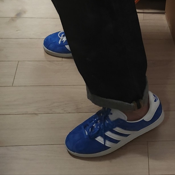 Adidas Gazelle 85 Blue Bird 착용 스타일 - 2