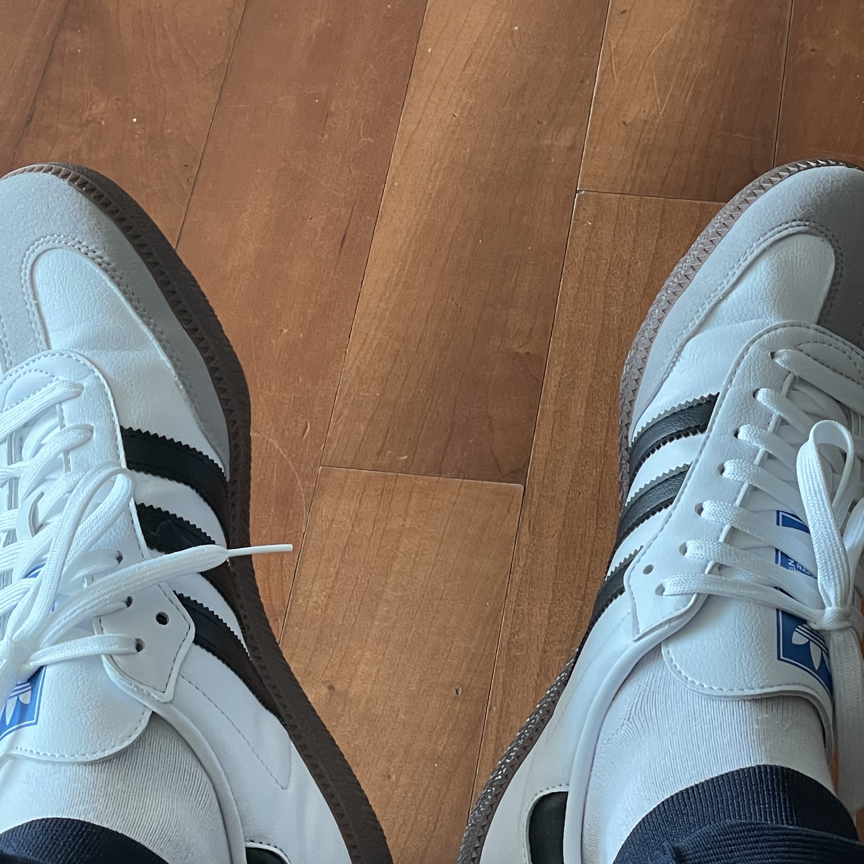 Adidas Samba Vegan White Black 착용 스타일 - 2