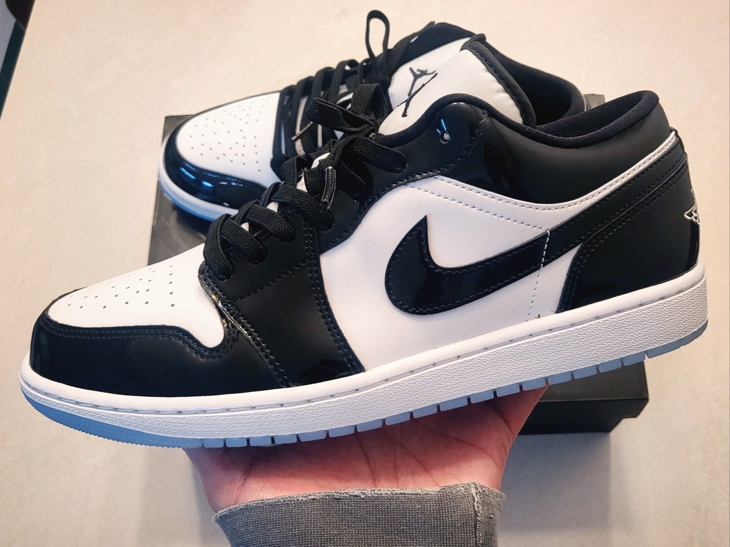 Jordan 1 Low SE Concord 착용 스타일 - 1