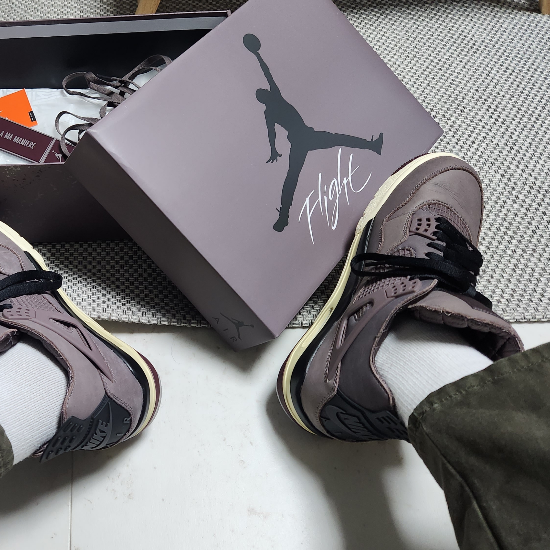 Jordan 4 x A Ma Maniere Retro Violet Ore 착용 스타일