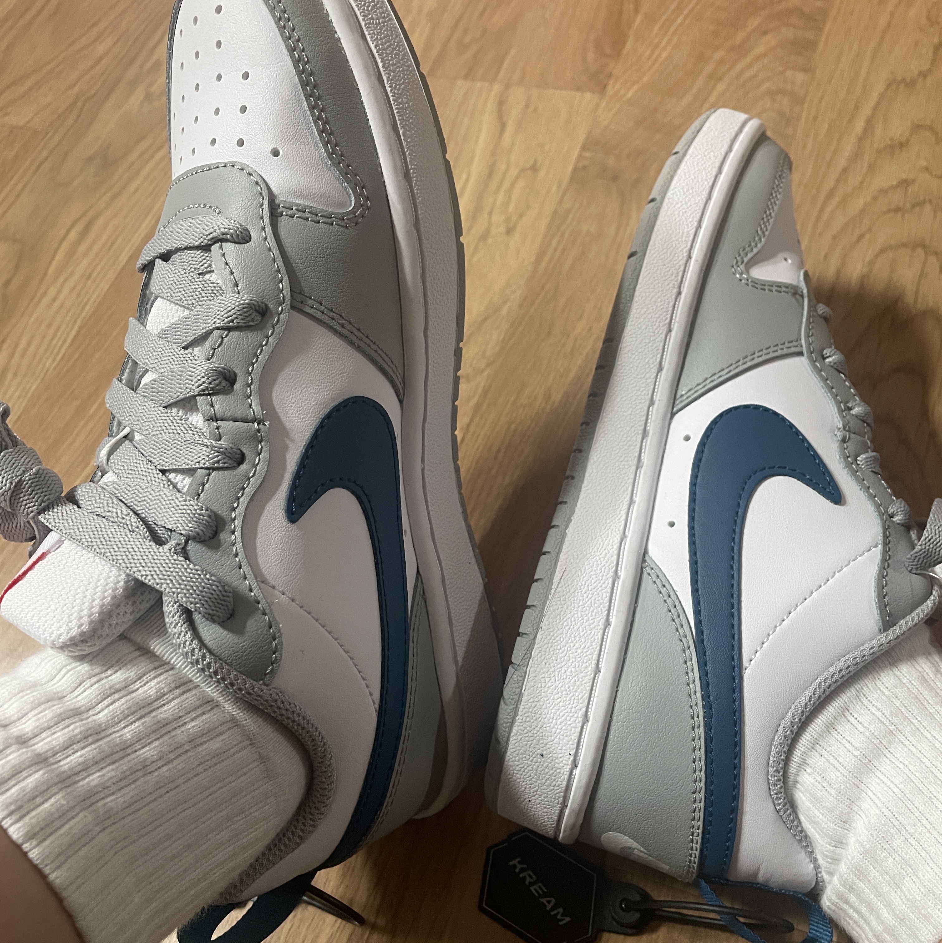 (GS) Nike Court Borough Low 2 Light Smoke Grey 착용 스타일