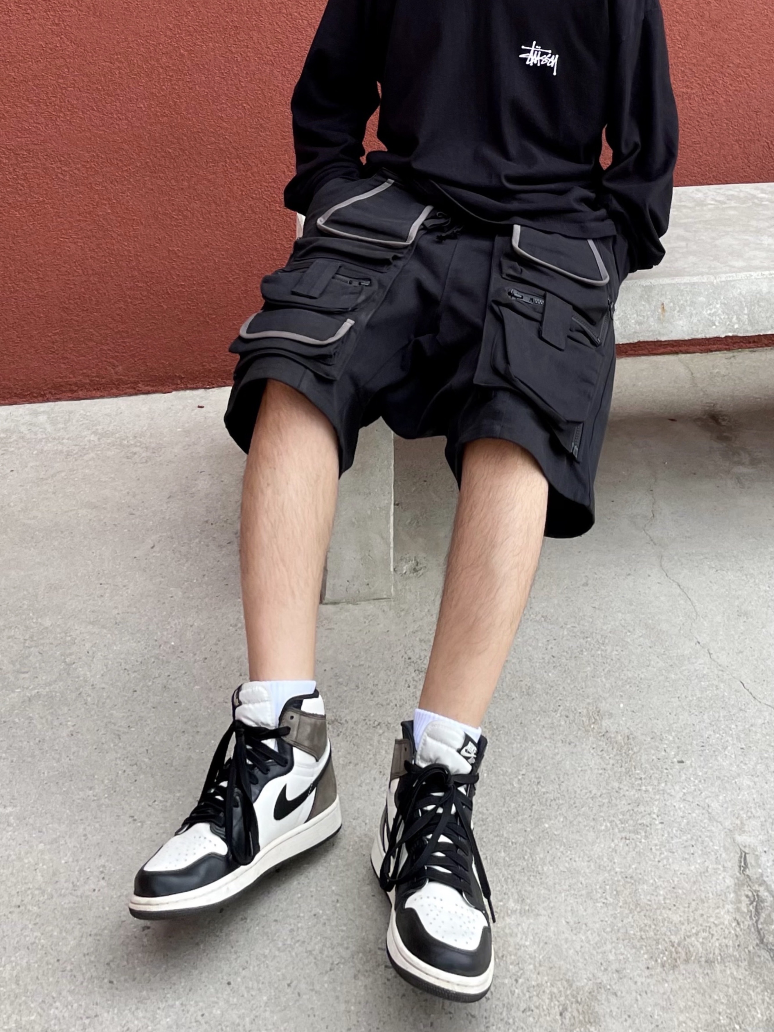 Stussy Debossed Stock Logo Beanie Black, Stussy Basic Stussy LS T-Shirt Black 2022 착용 스타일 - 3