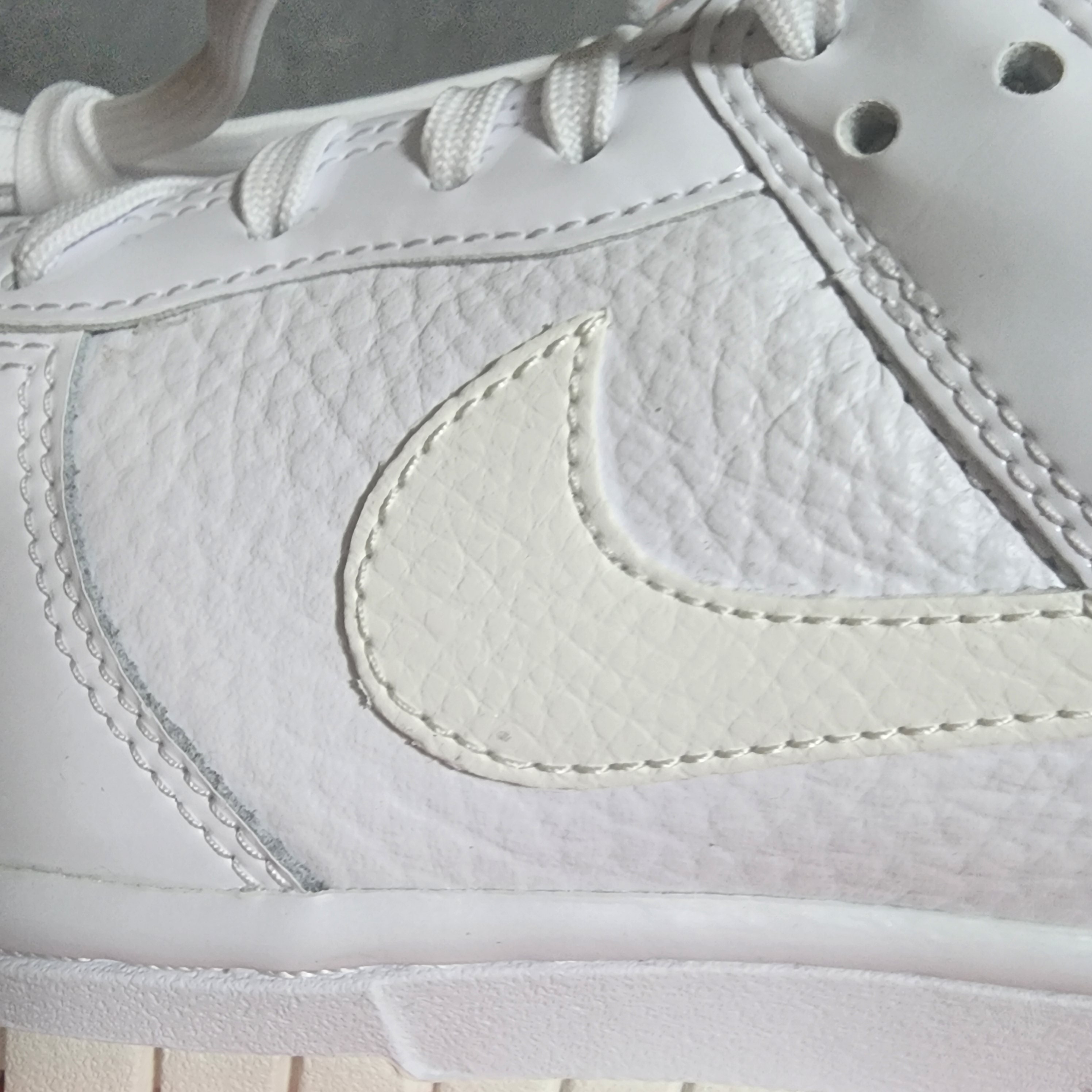 (W) Nike Dunk Low Valentine's Day White Optic Yellow 착용 스타일 - 3