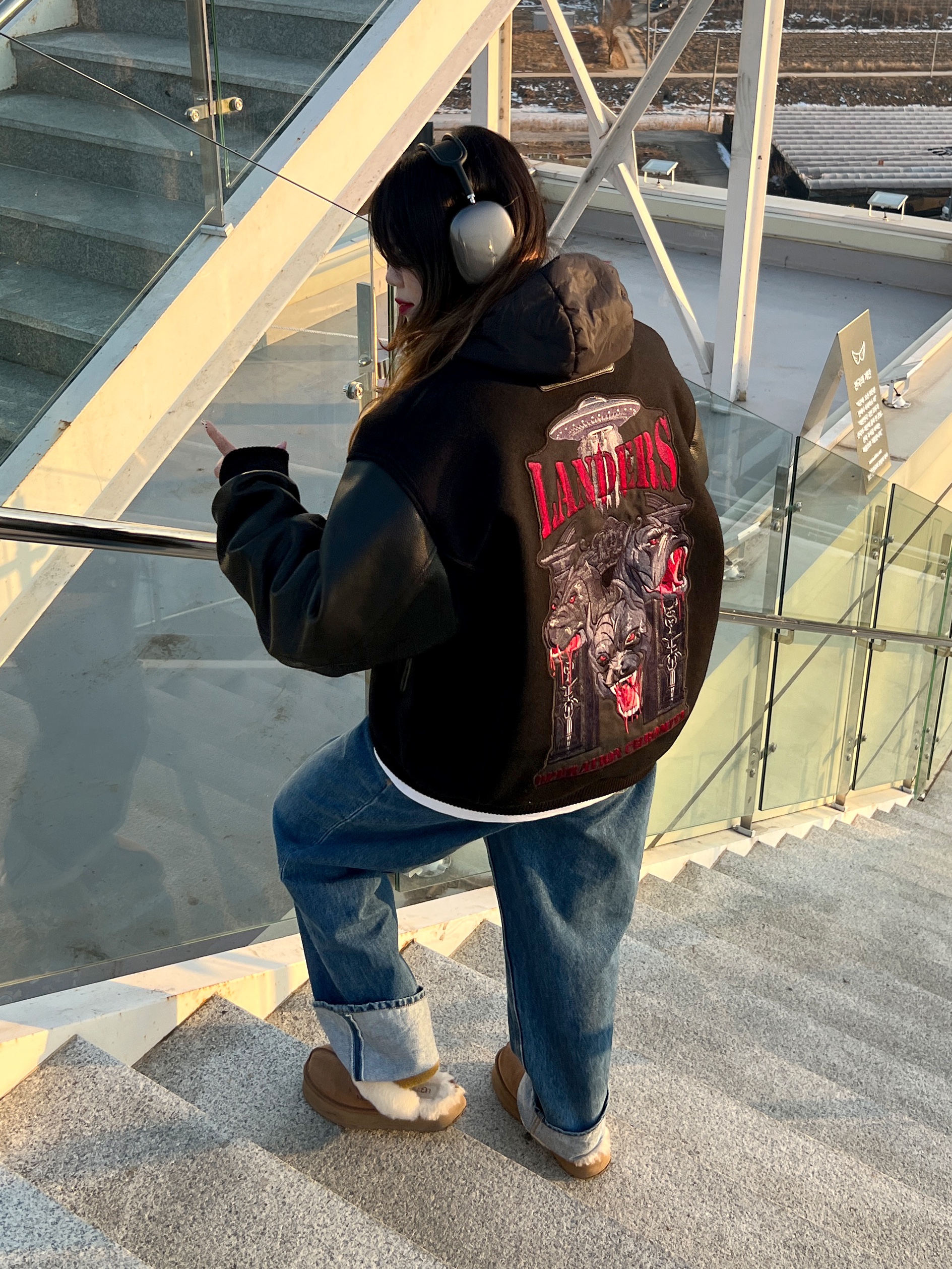 Undermycar Operation Chromite Kerberos Oversized Varsity Jacket Ox Blood - 22FW, (W) UGG Disquette Slipper Chestnut 착용 스타일 - 1